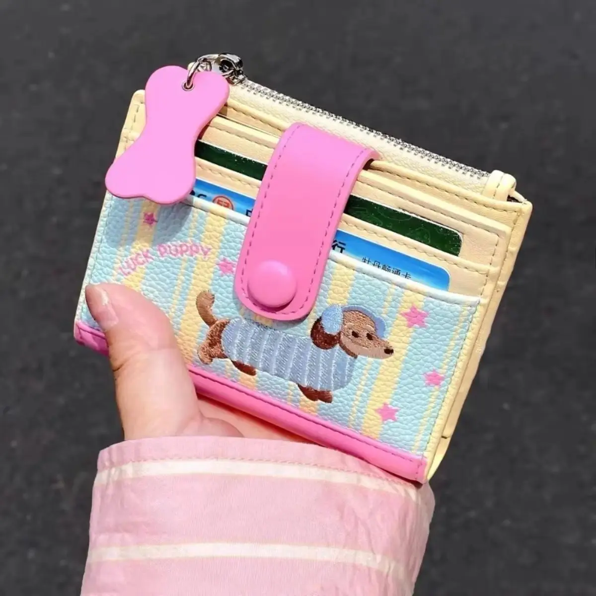 Dachshund Print Wallet for Women, PU Leather Slim Bifold Wallet With Card Slots, Coin Pocket and Secure Closure, Lightweight Organizer for Travel, Shopping and Everyday Carry