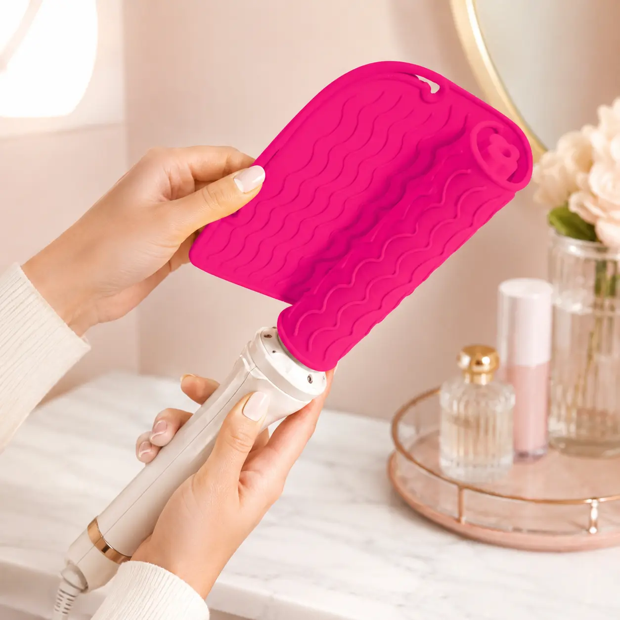 Portable Silicone Straightener Pad, Heat-Resistant Curling Iron Mat for Women, Lightweight Hair Styling Tool Accessory, Storage Protective Pad for Home, Salon & Travel
