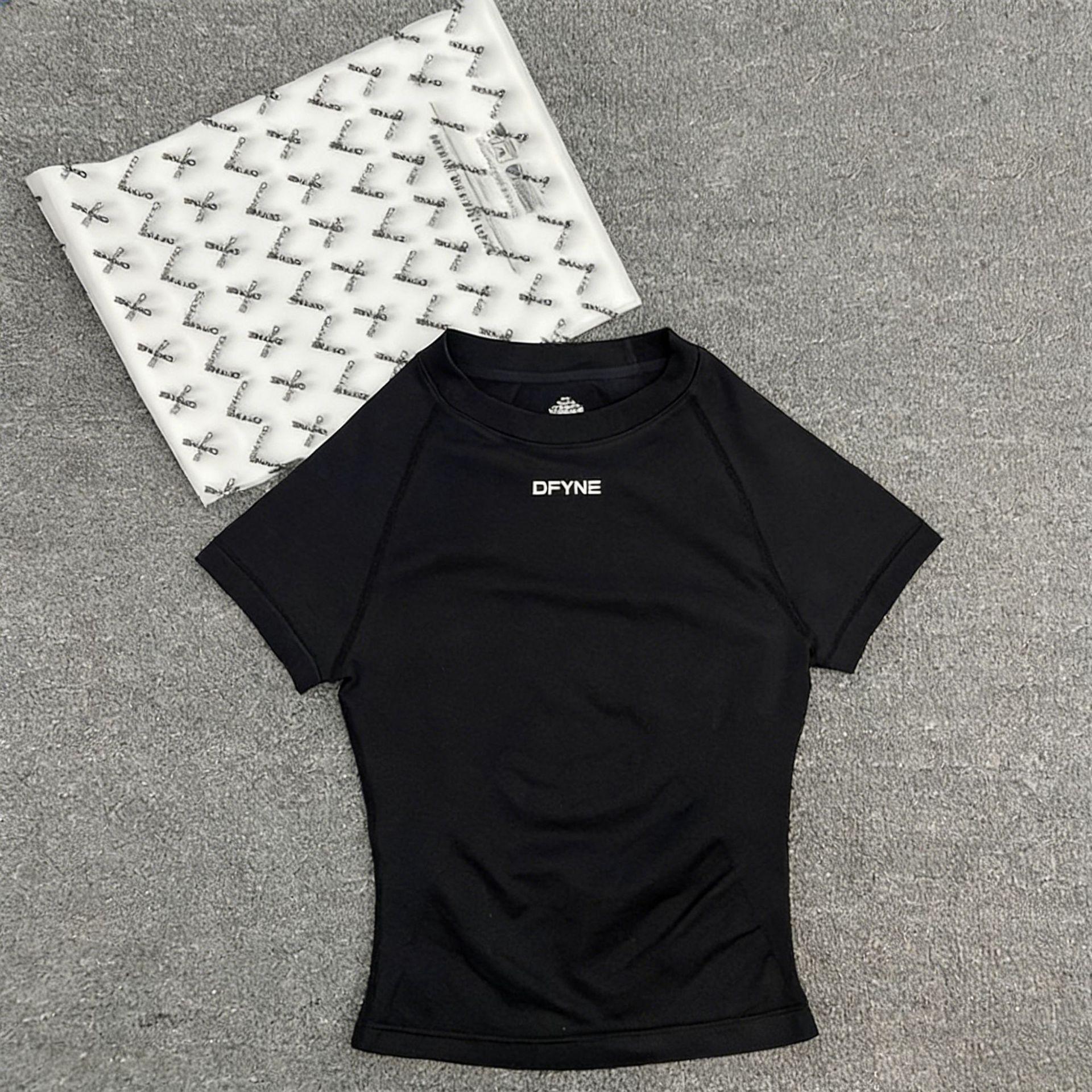 Say goodbye to stuffiness💦 DFYNE Seamless Knit Quick-Drying T-Shirt, making you love sweaty workout clothes