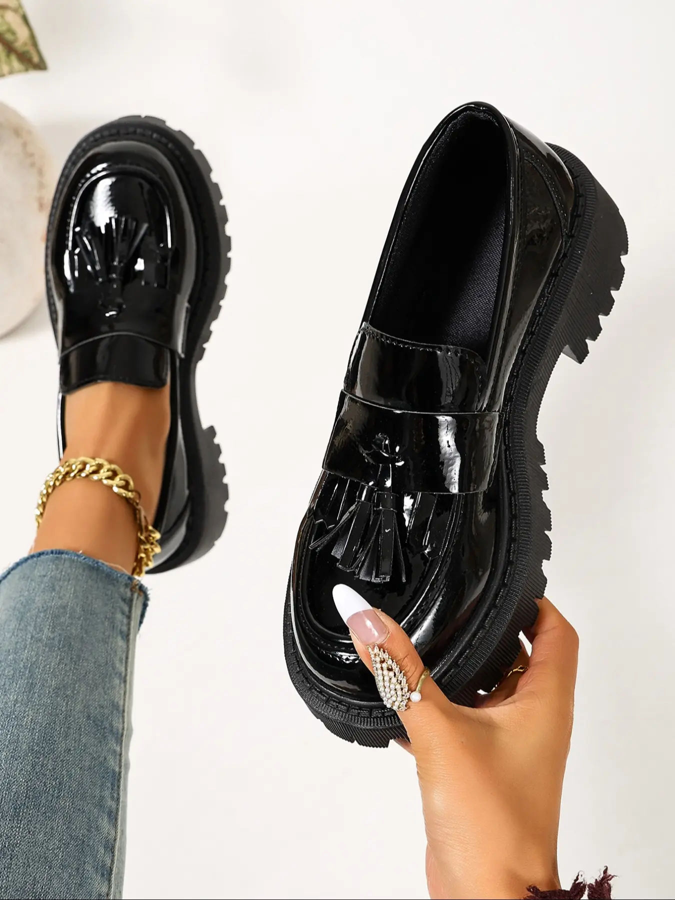 Shiny Fringe Thick Sole Loafers for Women, Zigzag Platform Slip-On Leather Shoes, British College Style, Daily Streetwear & Commute Footwear, Office Commuting Shoes, Affordable Loafers