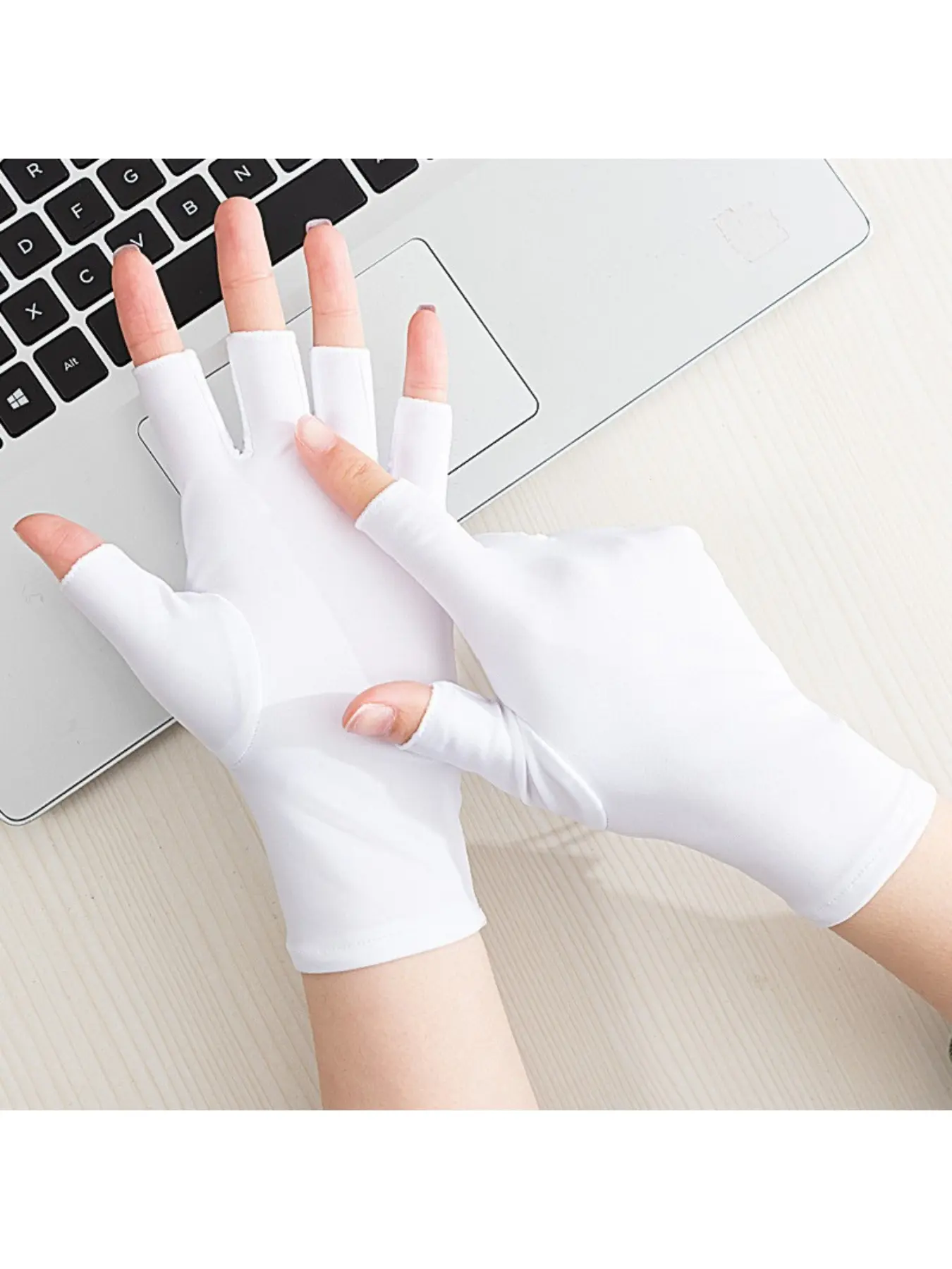 Sun protection gloves for men and women, thin ice silk breathable driving, cycling and fishing half-finger