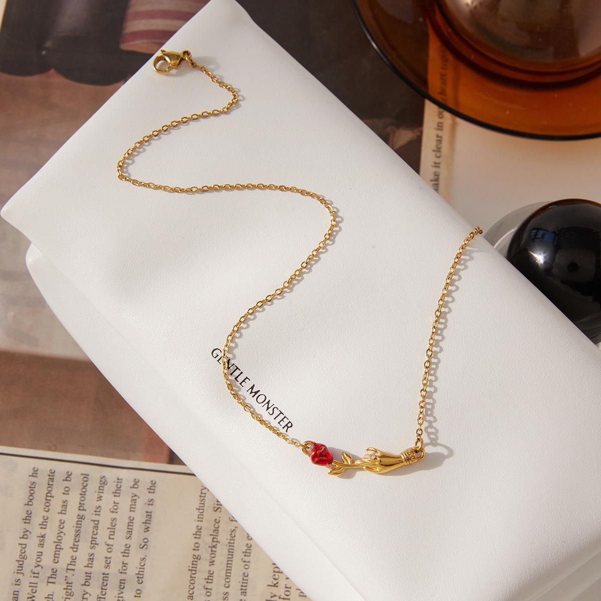 [FLAME] Women's Gold Necklace with Red Rose, Romantic Love Pendant with Small Zircon, Elegant Enamel Chain, Perfect Gift for Female Friends on Valentine's Day