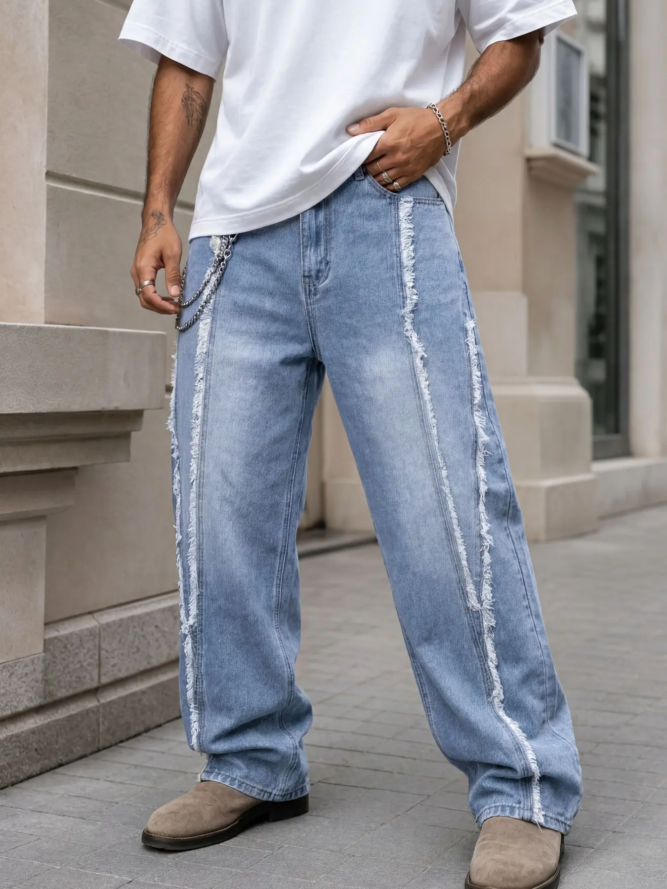 Men's light blue washed loose straight-leg denim pants, side frayed seam design, American street fashion style, suitable for daily outfits and weekend parties