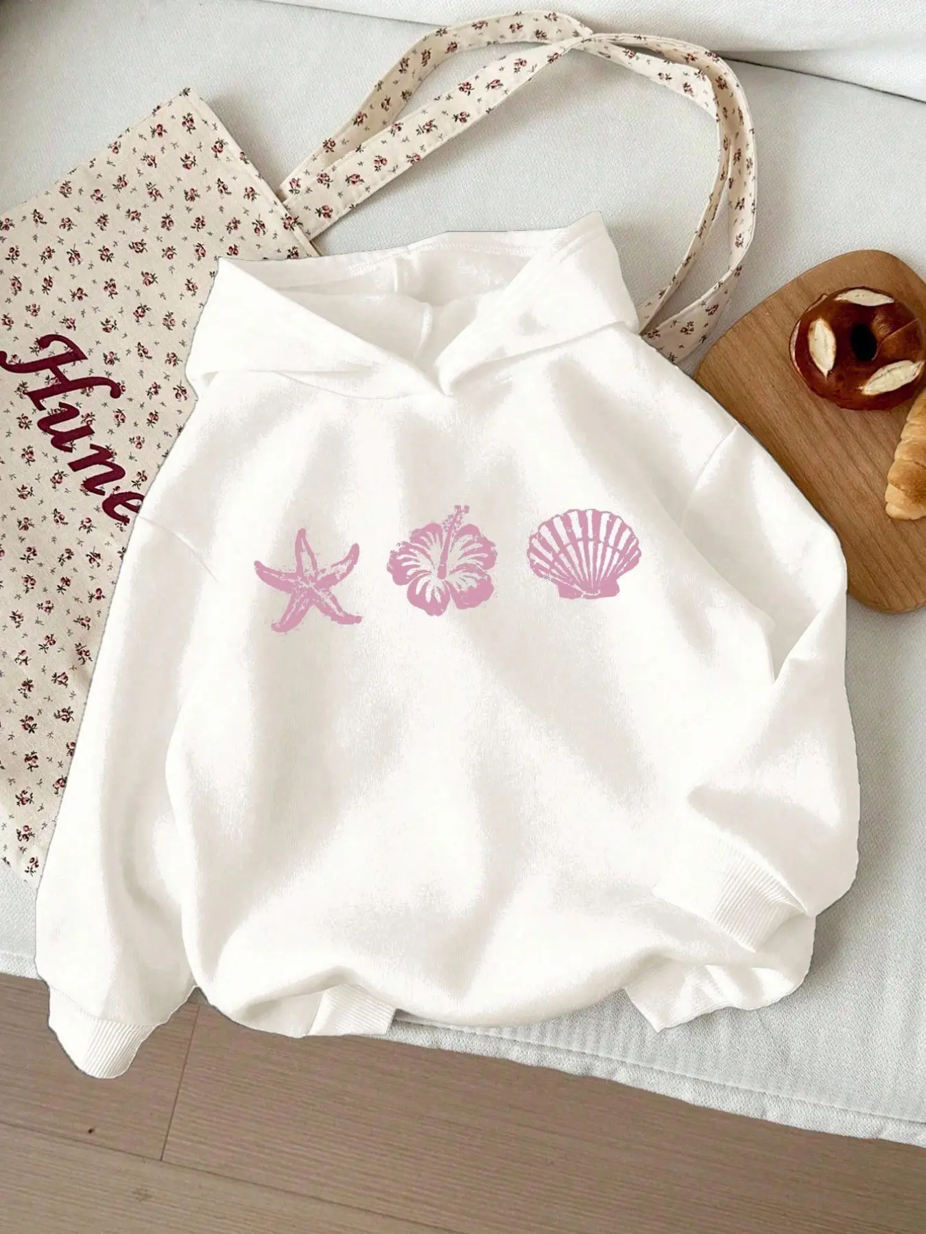 Korean Style Ocean Theme Kids Hoodie, Hand-Drawn Starfish Shell Hibiscus Pattern, Loose-Fit Long Sleeve Jacket for Girls, Spring & Fall Clothing