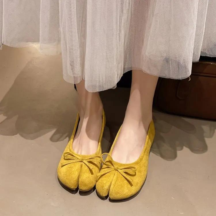 2026 New Pig Hoof Shoes, Cowhide Split Toe Shoes, Women's Summer Flat Bottom Shallow Mouth Single Shoes, Ballet Horseshoe Shoes, Axigo Same Style, One Step Stepping