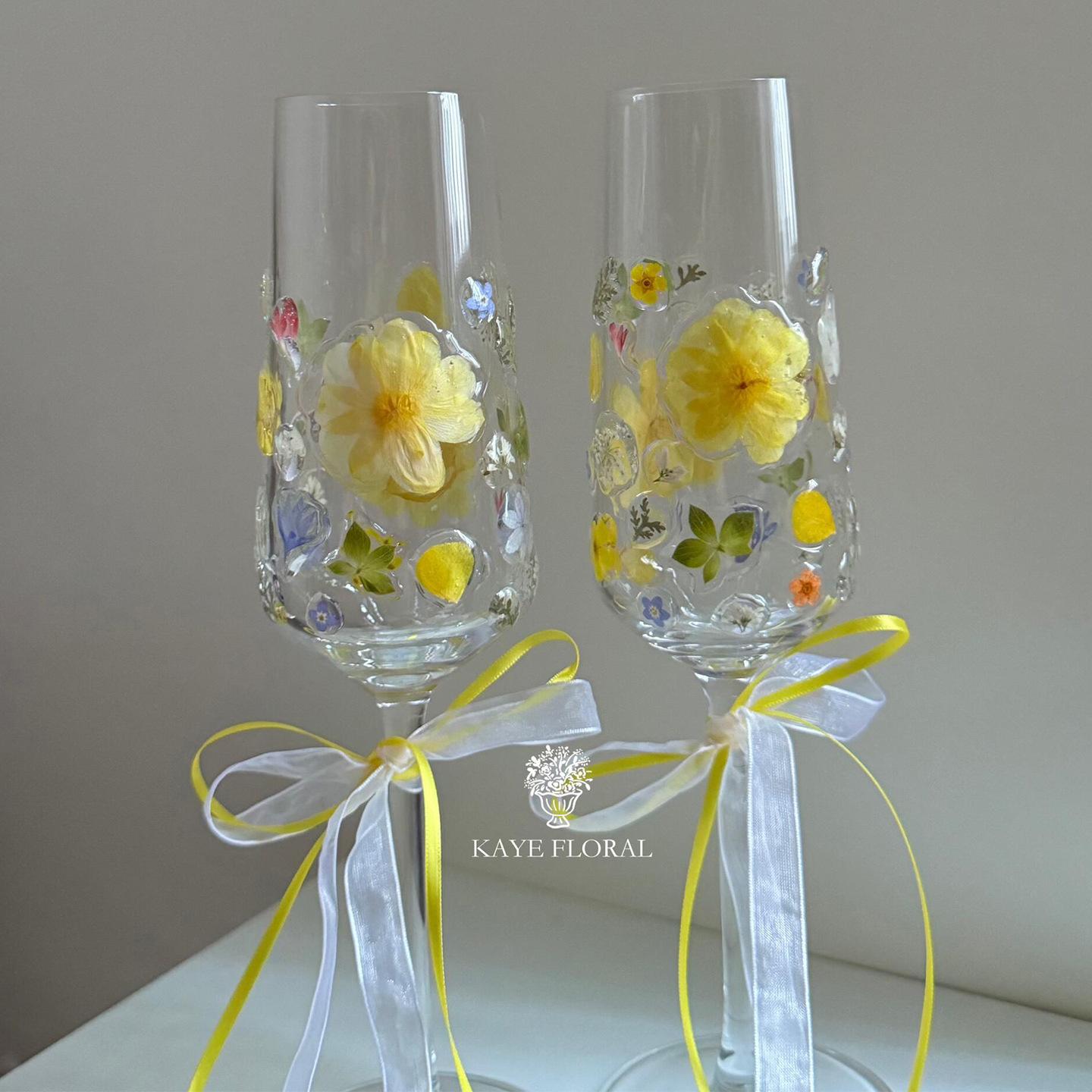 Handmade Dried Flower Resin Champagne Flutes Set of 2, Preserved Flower Wine Glasses, Unique Wedding Gift for Bride & Groom