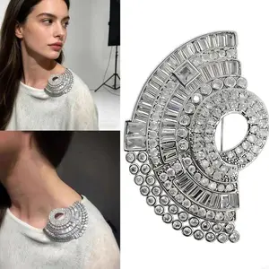 Elegant Fan Brooch With Sparkling Rhinestones Crystal Collar Clip For Formal Occasions And Special Event XX9C