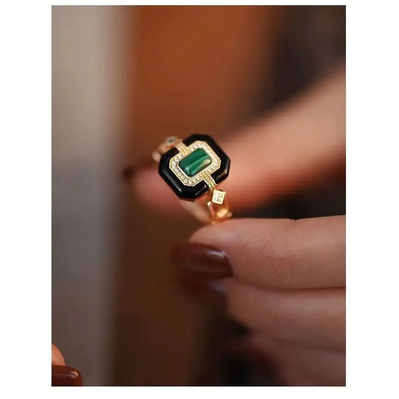 Vintage Malachite Onyx Geometric Ring Gold Plated Octagonal Lock Shape Ring Natural Green Malachite Black Onyx Crystal Ring Elegant Retro Statement Jewelry for Women