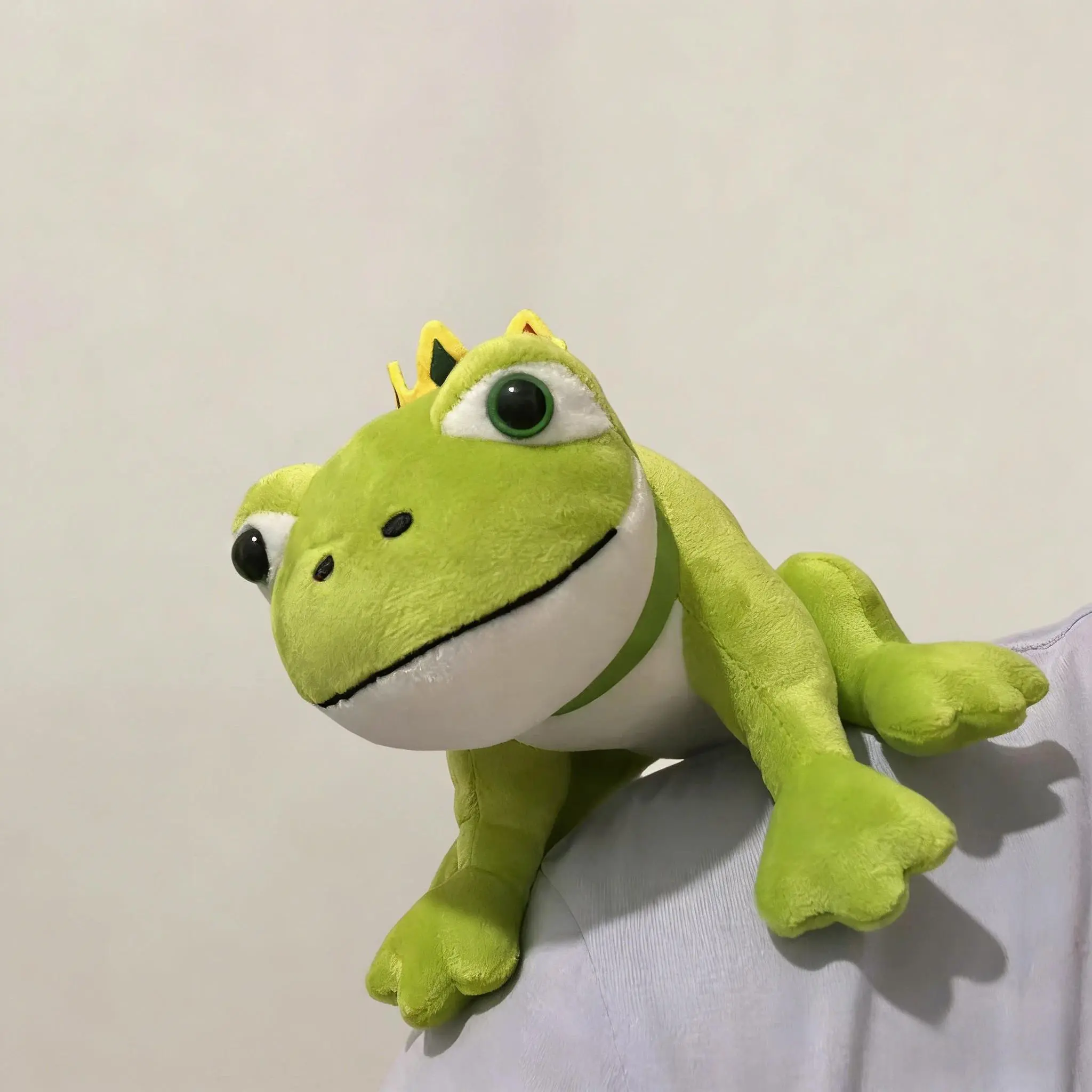 Green Magnetic Kawaii Frog Stuffed Animal Plush Shoulder Toy, Unisex Stress Relief Toy for Collectors, Party Decor & Birthday Gifts