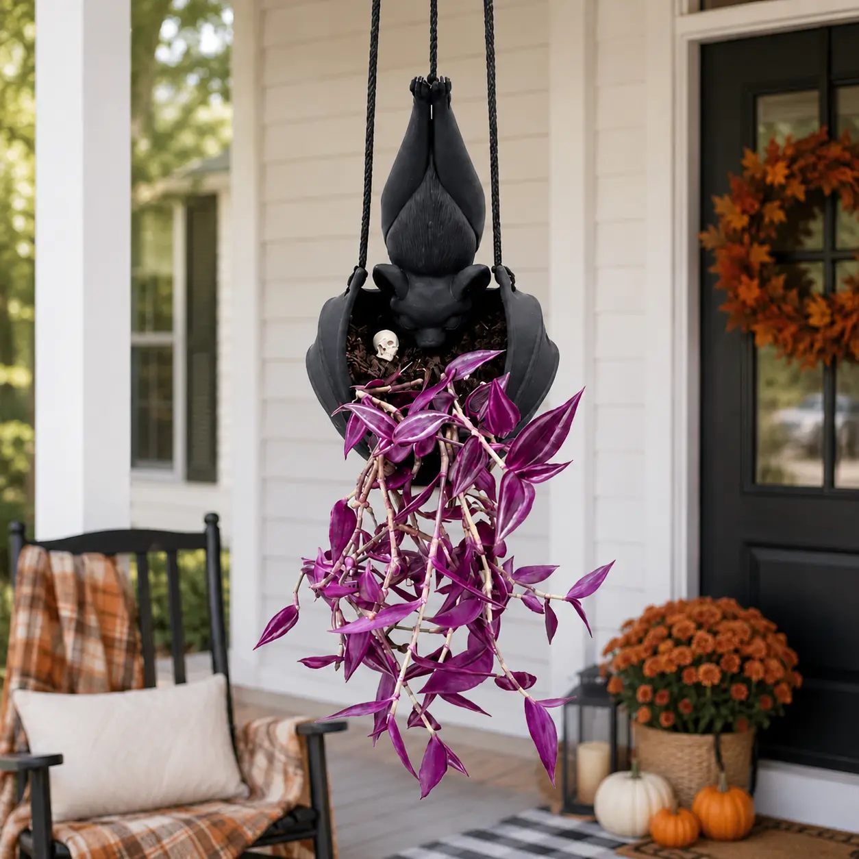 Halloween Hanging Bat Planter, Gothic Bat Shaped Hanging Flower Pot for Trailing Plants, Spooky Indoor Outdoor Plant Decor for Porch Patio Garden Balcony Window, Witchy Home Decoration, Halloween Gift for Plant Lovers