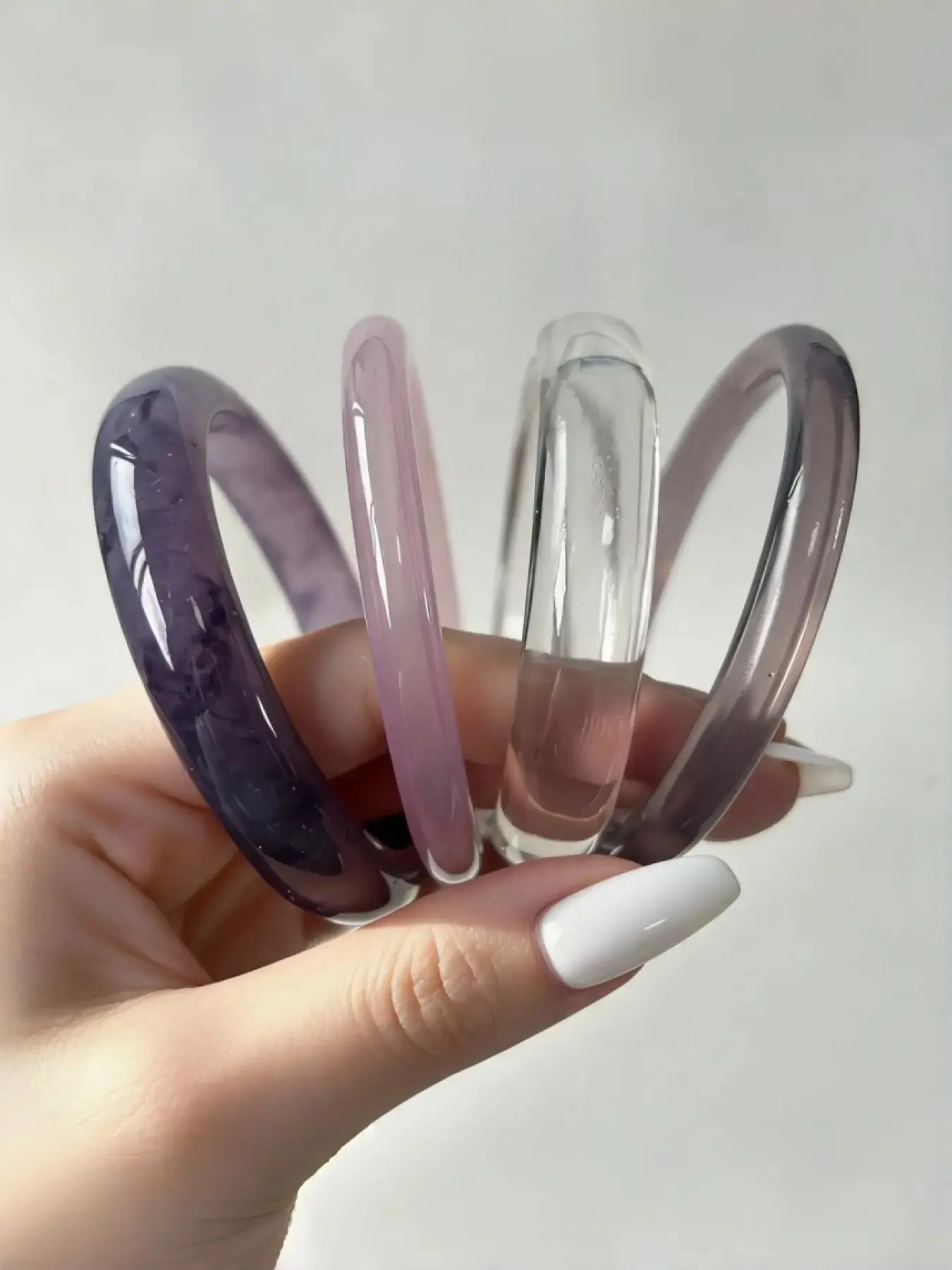 4-Piece Glossy Resin Bracelet Set, Translucent Purple Acrylic Bangles for Women, Modern Geometric Stackable Wrist Jewelry, Elegant Everyday Accessory