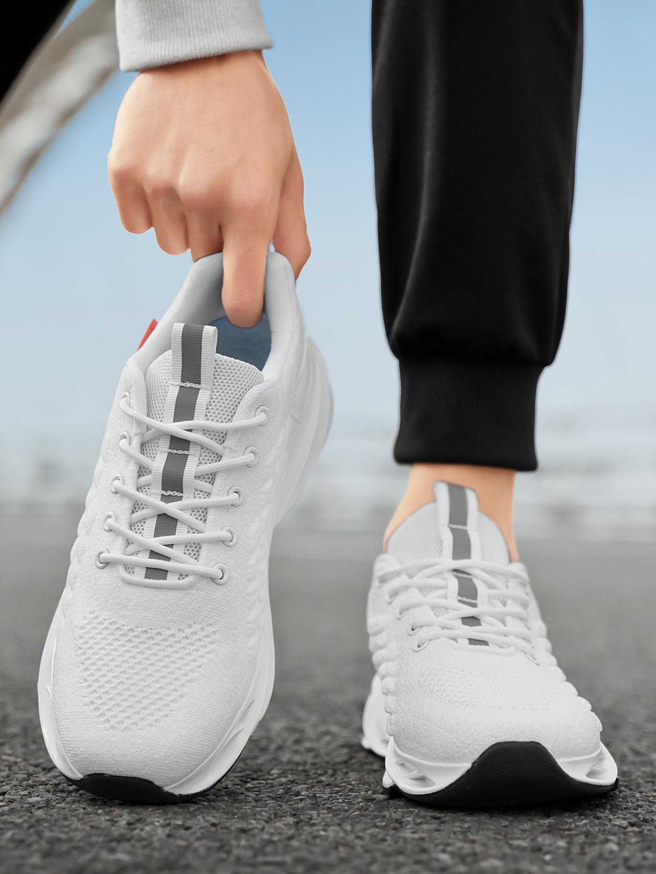 DAFK Blade Snake Year Limited Edition, Celebrating the Year of the Snake, Comfortable and Versatile, Shock-absorbent, Wear-resistant, Supportive, Low-cut Casual Running Shoes for Men