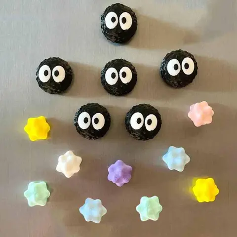 15pcs Adorable Coal Sprite Decorative, Mini Coal Ball and Coal Sprite Combo Set, Suitable for Home Decor, Fridge Magnets, Magnetic Item, Creative Small Gifts, Cute Little Gifts, Holiday Gifts for Family and Friends.