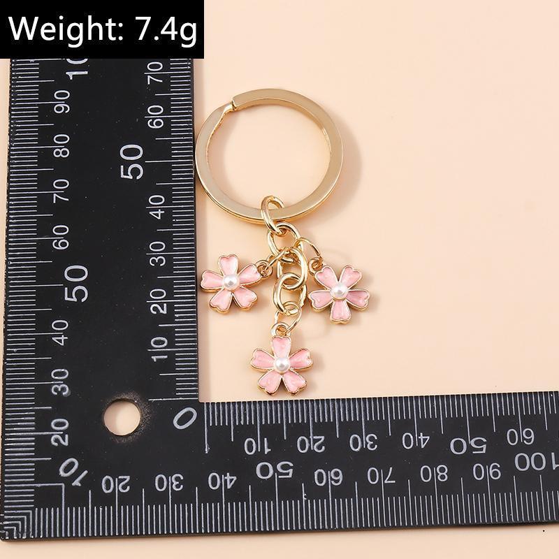 Cute Enamel Daisy Keychain Flower Keyring Pendants for Car Key Holder Women Girls Handbag Accessories Handmade Jewelry Gift