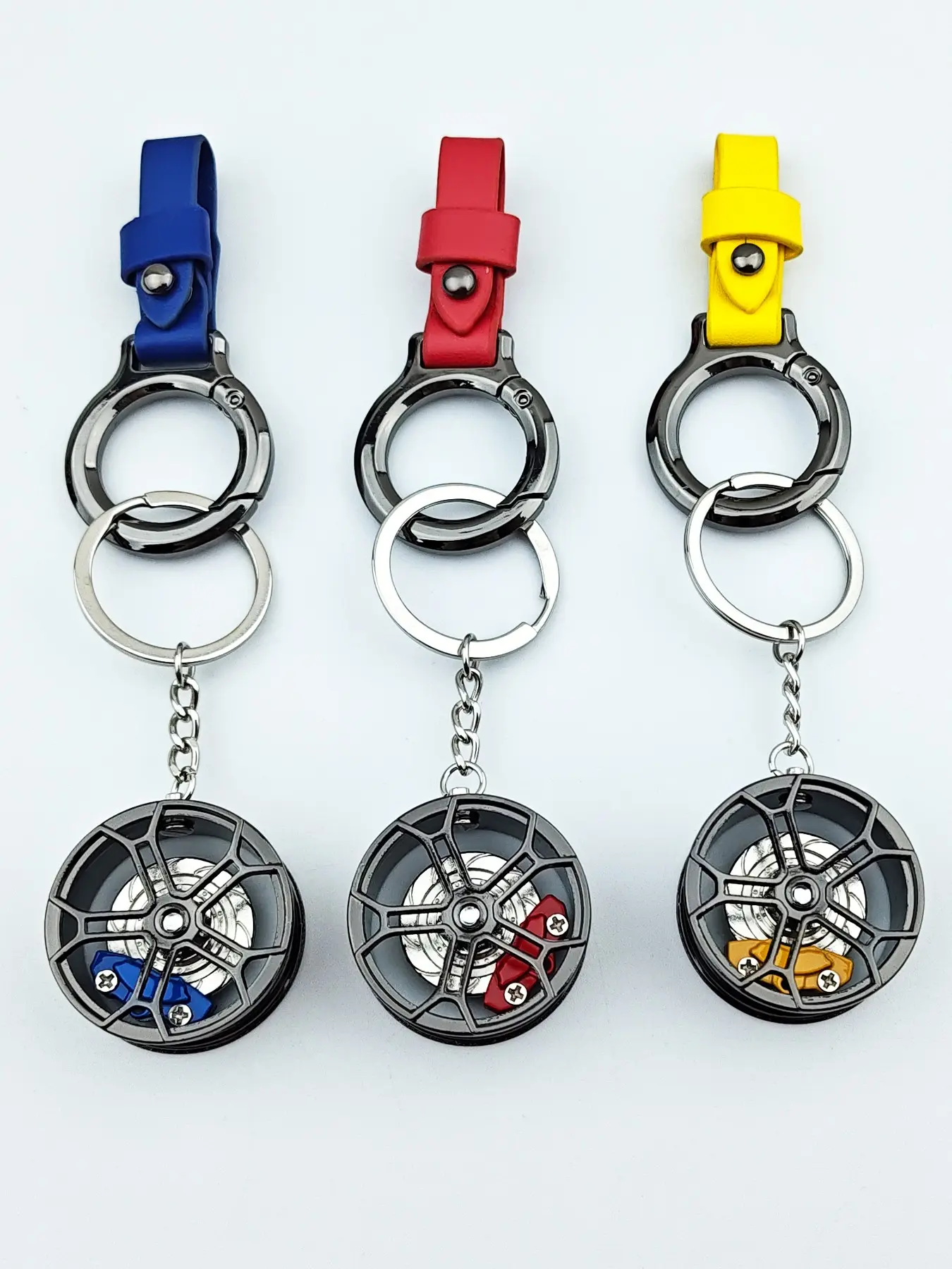 Creative Colorful Car Replica Keychain, V-Type Brake Rims, PU Leather Quick-Release, Zinc Alloy Short Car Key Chain, Unisex Gift, Belt Key Ring Accessory, Bag Charm