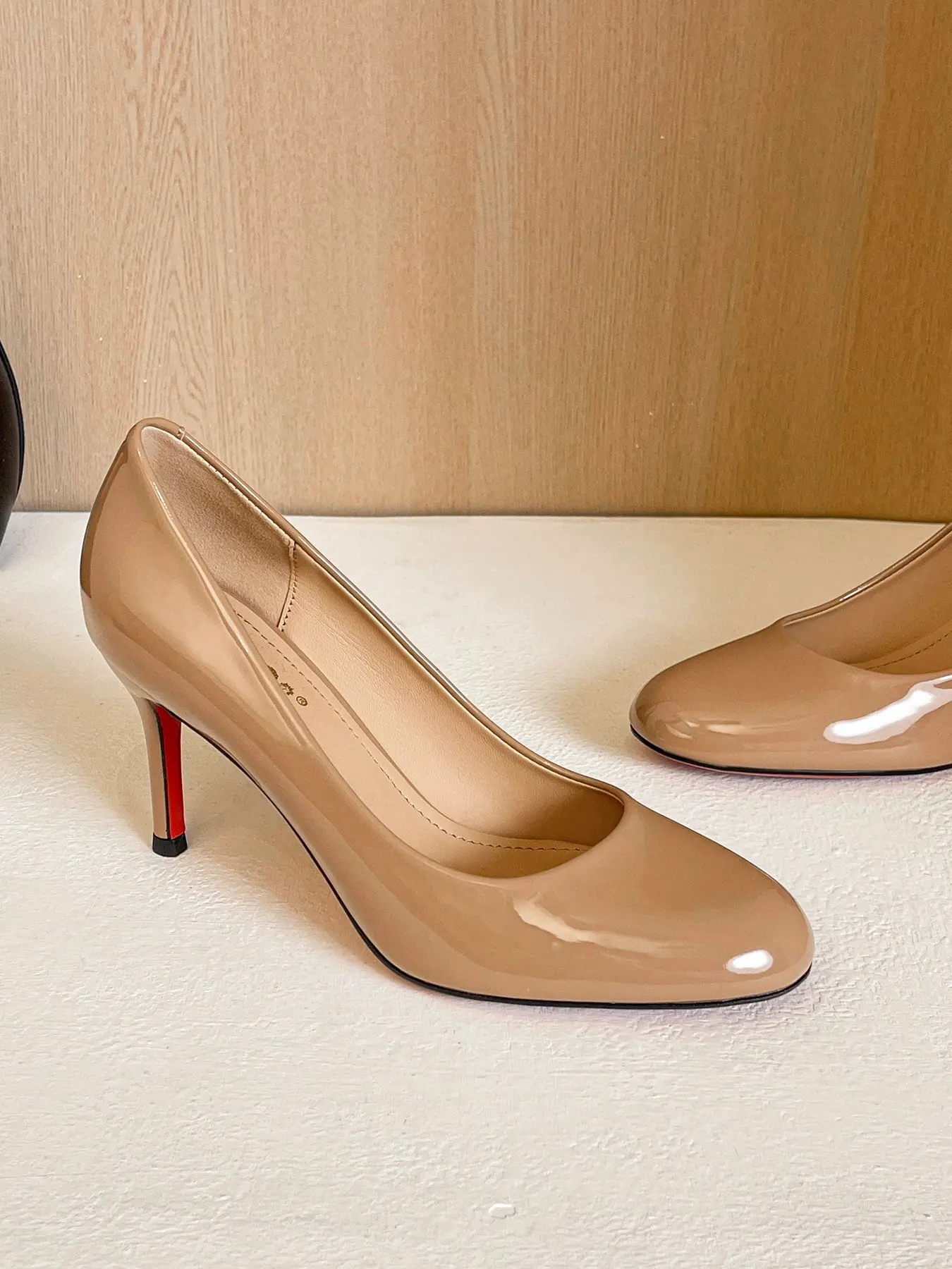 2612 High Heel Shoes, French Round Toe, Low Top Glossy Leather, Simple Professional Commuter, Sole, Versatile Narrow Heel, Women's Single Shoe, Closed Toe Heels