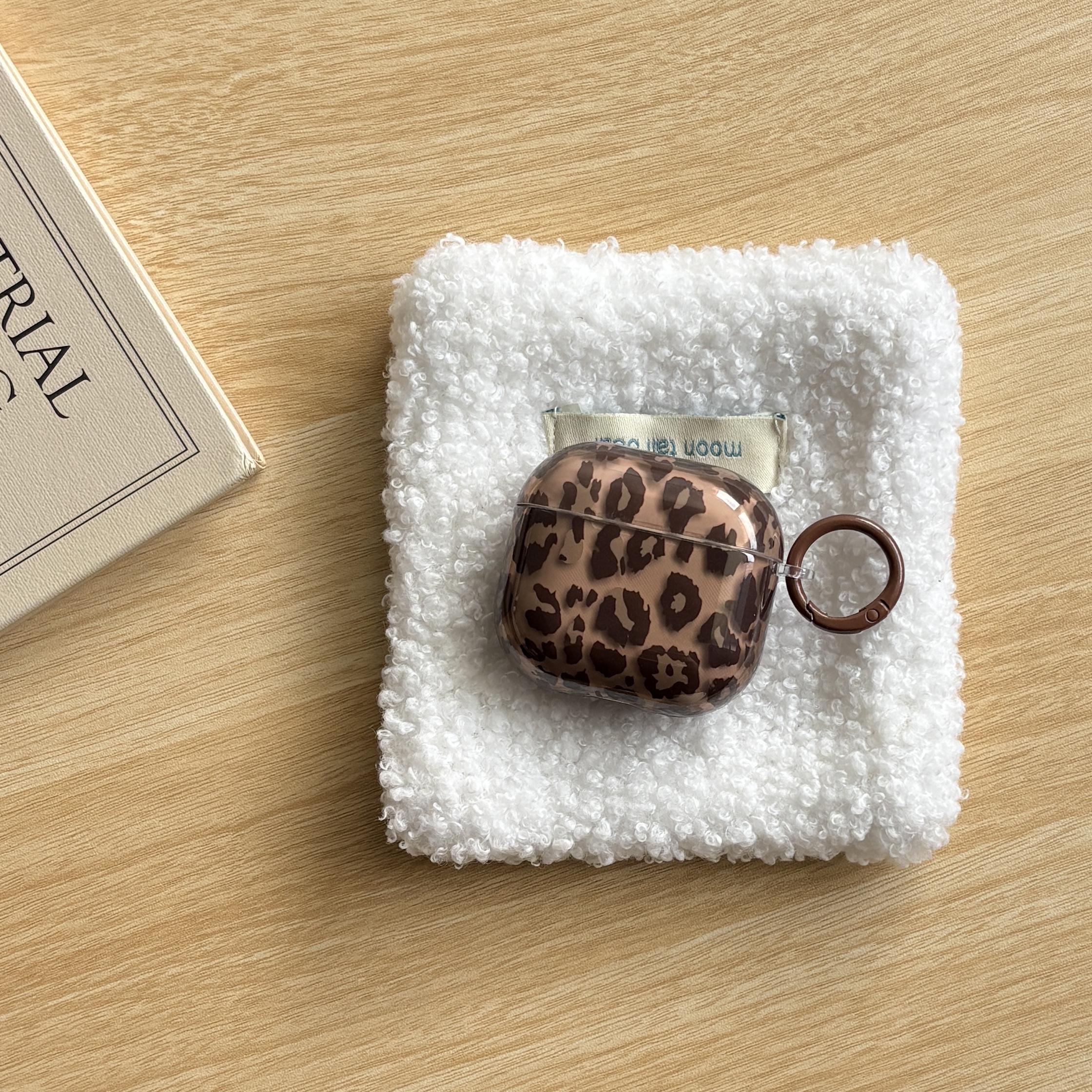 Autumn Retro Leopard Print Tiger Pattern Transparent Brown Earphone Case, Stylish Protective Cover Compatible with AirPods 1 2 3 4 Pro 2 Pro 3