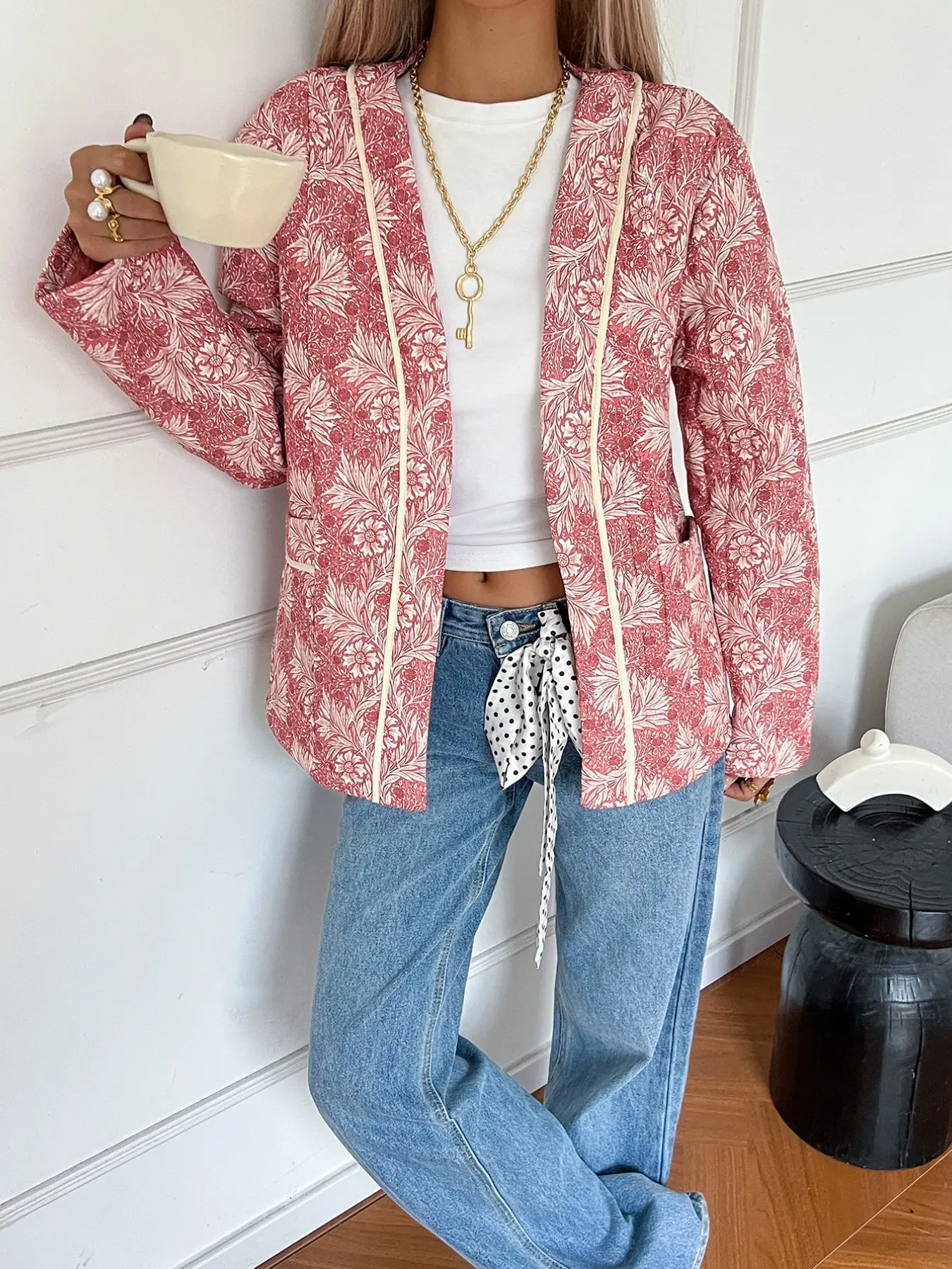 Women's Floral Quilted Cardigan, Long Sleeve Boho Style Lightweight Jacket with Side Pockets, Casual Outerwear for Everyday Wear