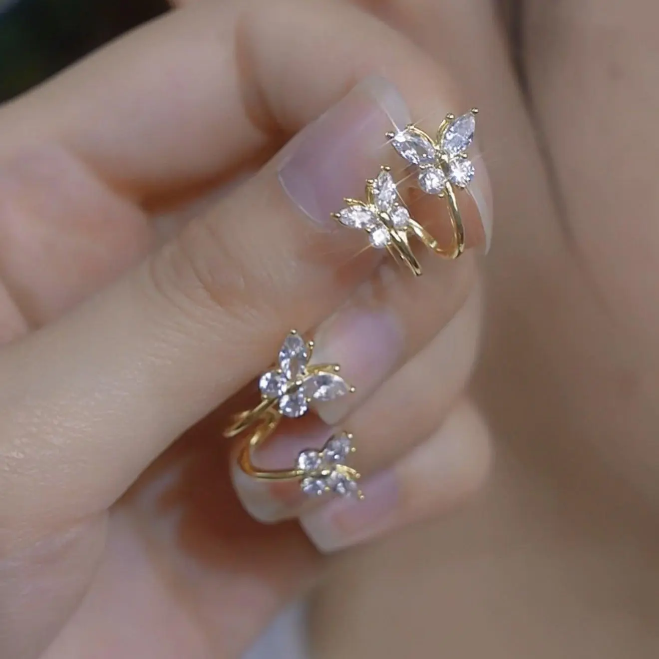 Women's New White Butterfly Zircon Earrings, Light Luxury, Elegant, Simple Design Costume Jewelry