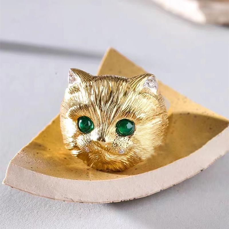 Ins Style Cat Ring for Women – Simple Design with Embedded Synthetic Diamonds – French Vintage-Inspired Textured Gold Carving – Versatile and Chic Accessory