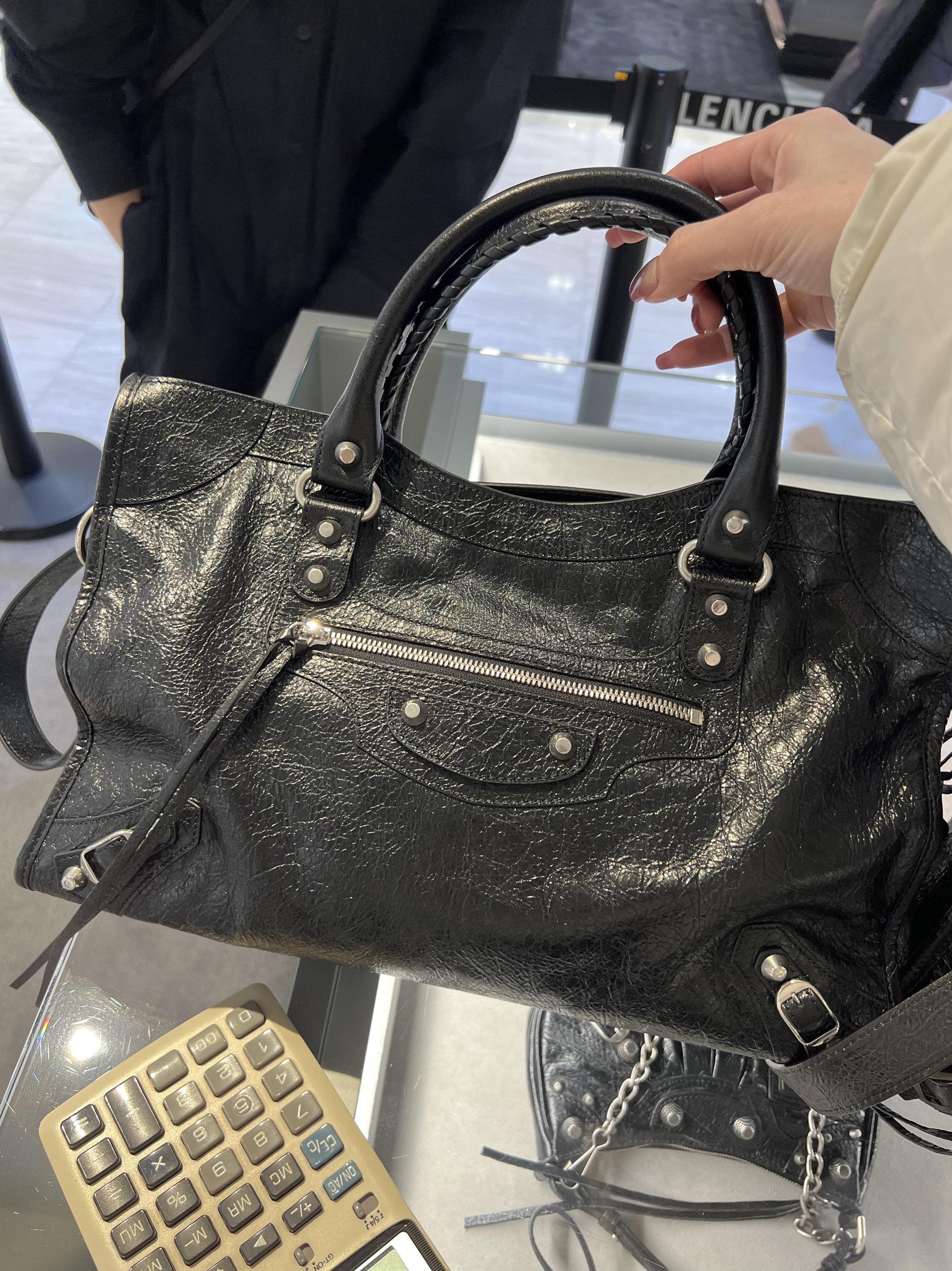 New Arrival Rivet Pillow Bag - Ins Motorcycle Style, High-End Large Capacity, Shoulder/Crossbody/Handheld for Trendy Cool Girls