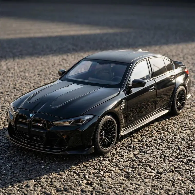 BMW M3 CS LCI 1:24 Diecast Model Car with Pull-Back Function, Lighting & Sound Effects, Movable Seats, Officially Licensed, 3 Lighting Modes