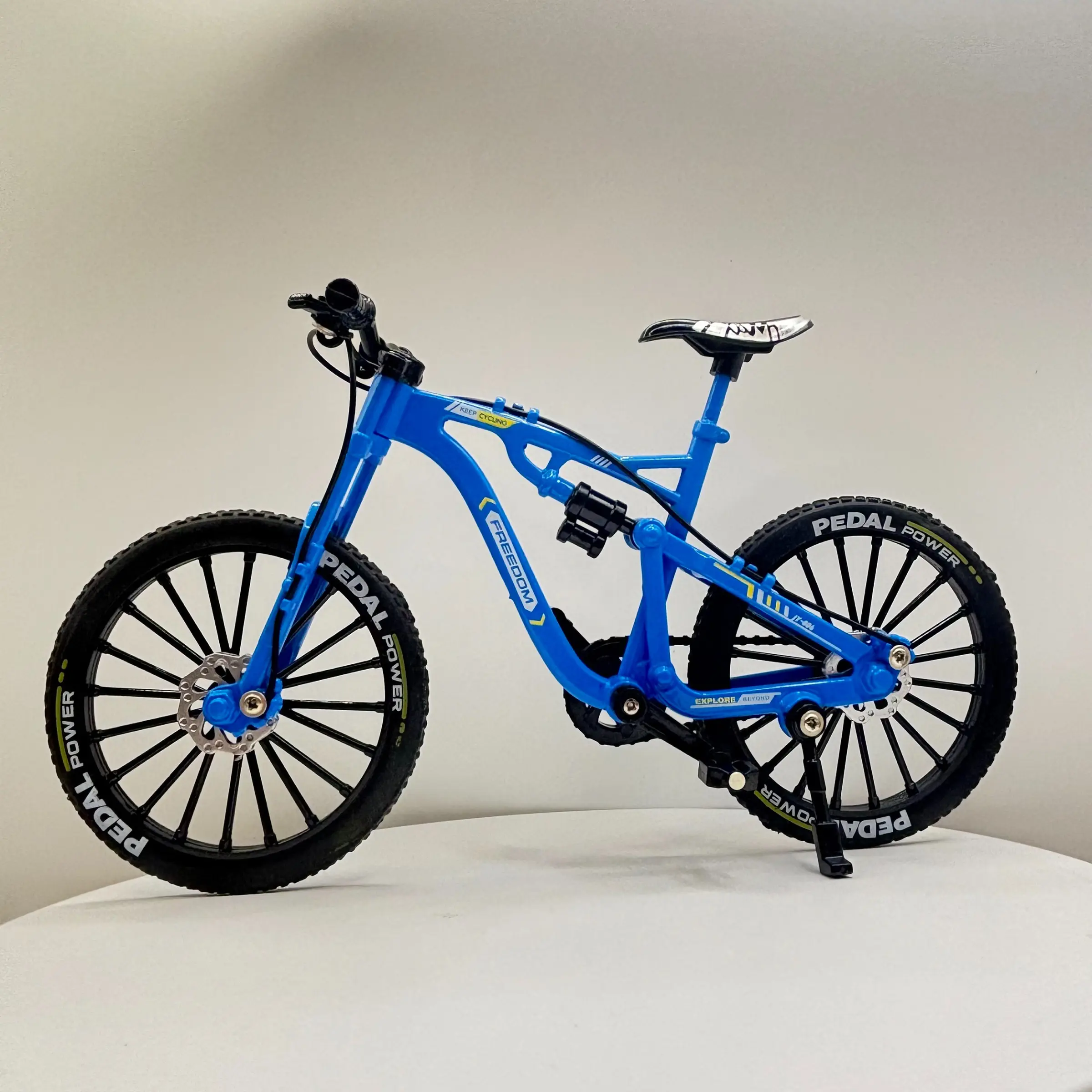 1:10 Scale Alloy Mini Bmx Mountain Bike Finger Model Toy, Desktop Decoration Craft, Ideal for Bicycle Enthusiasts, Boys and Girls, Desk Fidget Tool