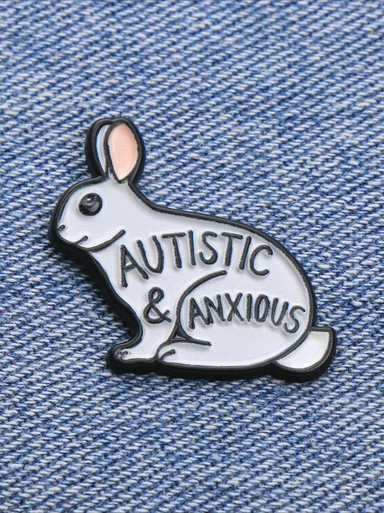 Exquisite "Autistic & Anxious" Quote Rabbit Enamel Brooch Pin, Autism & Anxiety Awareness Lapel Badge, Cute Neurodiversity Vibe Alloy Jewelry, Unisex Gift for Mental Health Advocates & Rabbit Lovers, Casual Daily Backpack Clothes Decor Accessory
