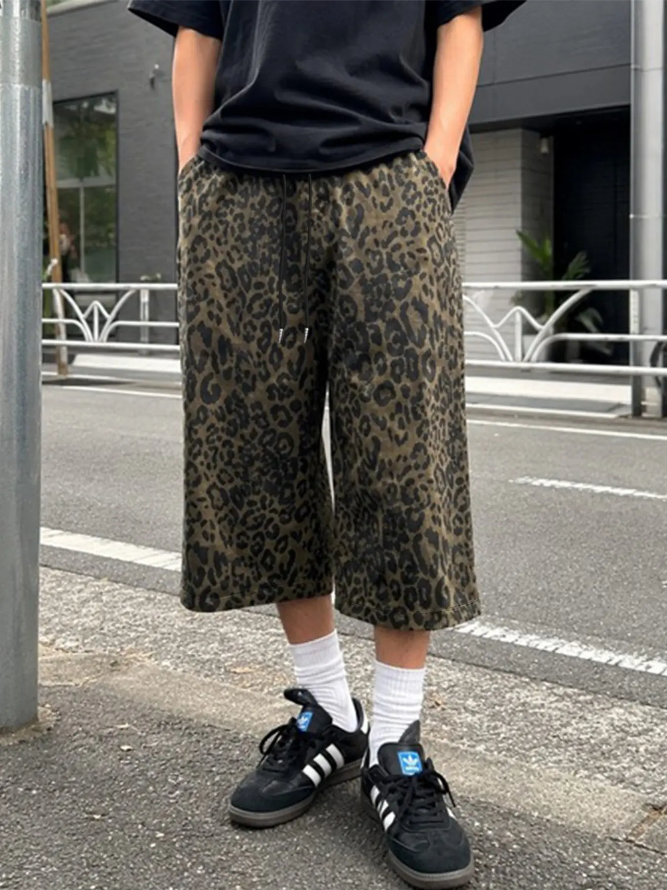 Men's Leopard Print Cropped Pants, Loose Elastic Waist Streetwear, Casual Wide Leg Shorts For Daily Wear And Street Outing, Summer Casual Design