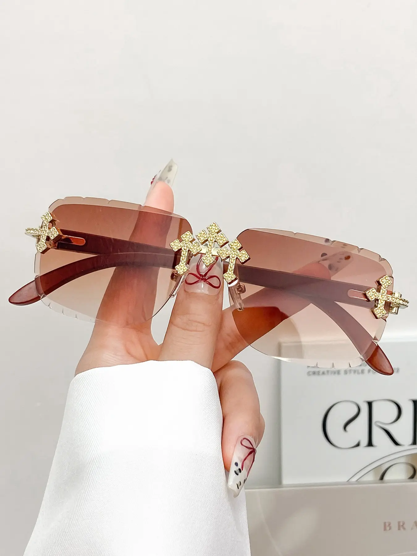 New Fashion Retro Cross Pendant Rhinestone Frameless Square Glasses, Unisex Streetwear Sunglasses, Beach Party Eyewear, Daily Wear, Square Rimless Sunglasses