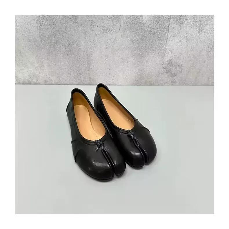 Fashion Hot PU Leather Tabi Shoes Women Handmade Women Flats High Quality Shoes Luxury Design Split-Toe Mules Shoes