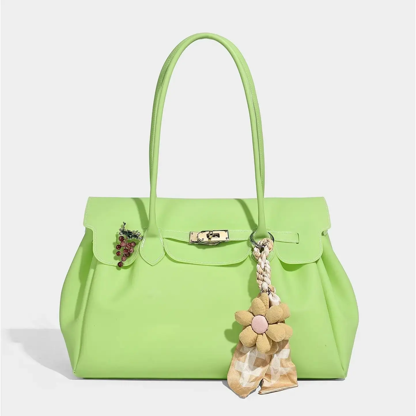 Vintage matte jelly PVC large tote bag, shoulder bag and underarm bag, same as the trendy online style (without pendant),，