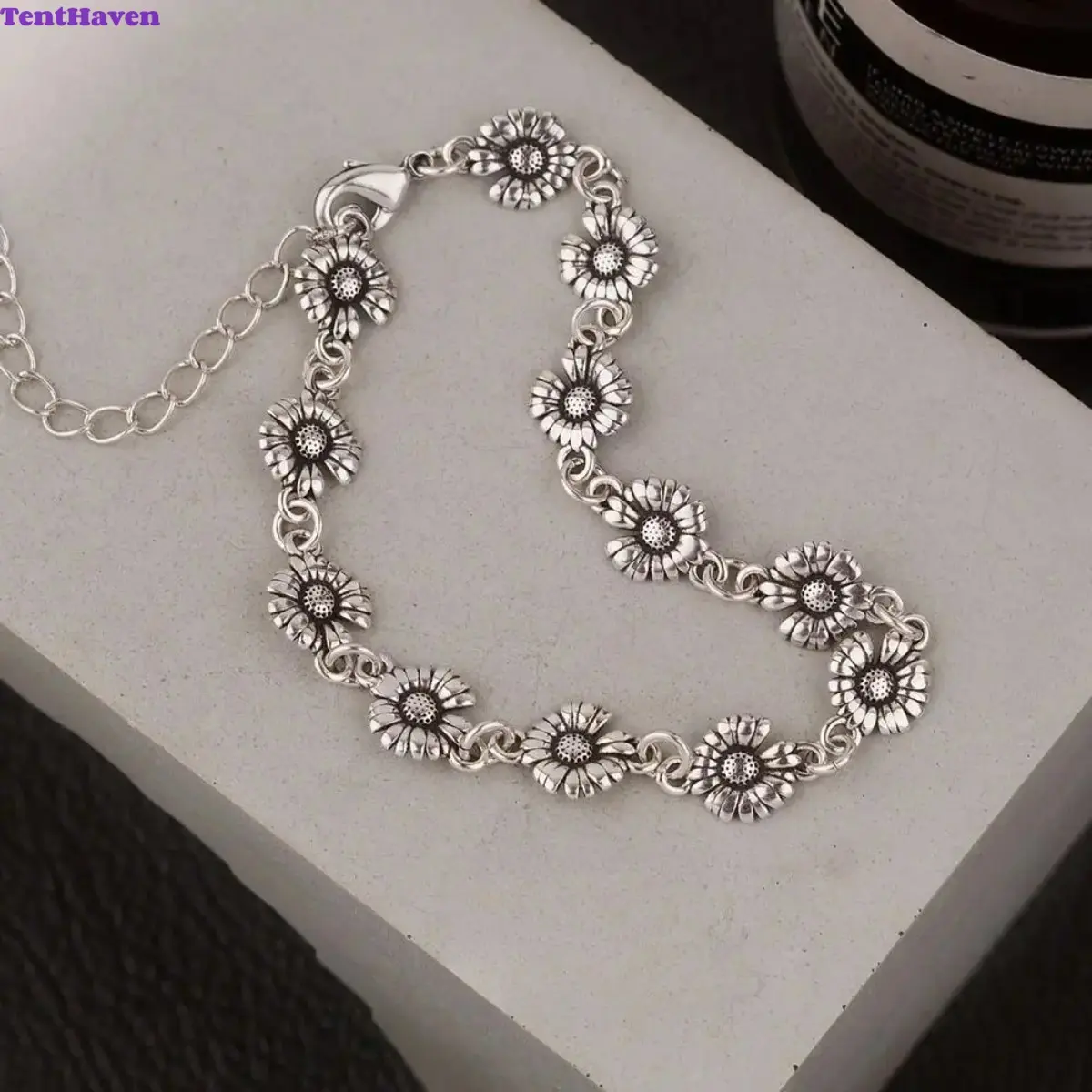 Bracelet, Vintage Floral Jewelry, Daisy Chain Bracelet, Antique Silver Linked Daisy Flower Bracelet With Adjustable Extension Chain For Women And Teen Girls, Lightweight Retro Craft For Daily Outfits, Casual Dates And Everyday Costume Wear