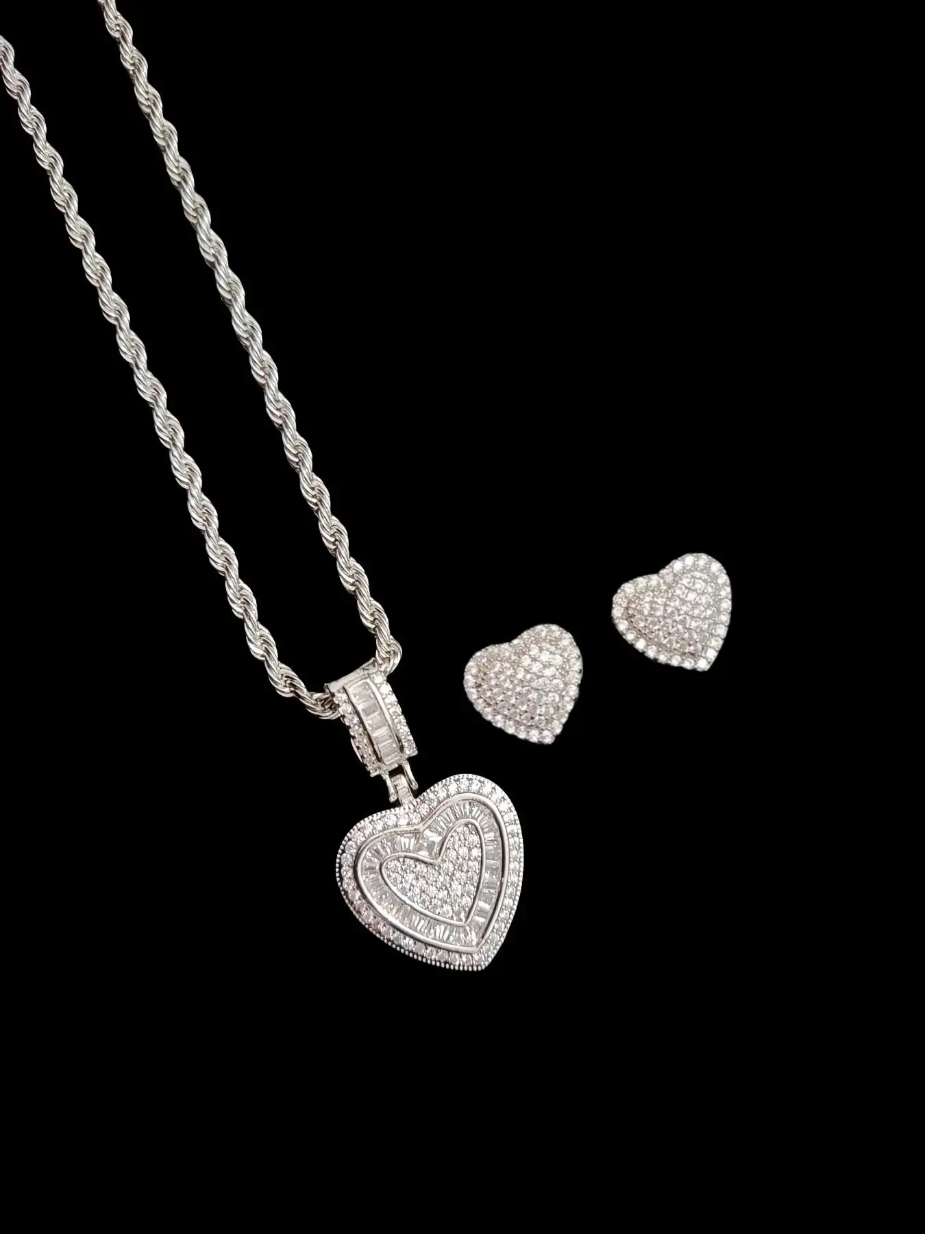 2-Piece/Set Women's Hip Hop Love Heart Pendant Necklace and Earrings, Vintage Matching Couple Jewelry Set, Heart Shine Set for Party or Everyday Lovers' Gifts