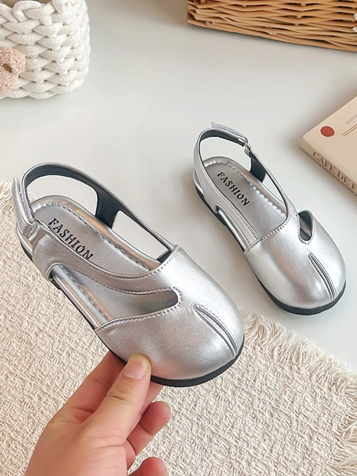 Vintage Simple Girl Sandals, Korean Style Casual Shoes, Soft PU Leather, Adjustable Back Strap, Anti-Slip, Flat Rubber Sandals, Suitable for Daily Wear, School, Outdoor Activities