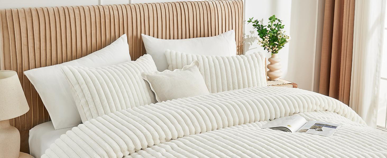 Faux Fur King Size Comforter Set 3 Pieces – Soft White Comforter Full Size, Vertical Striped Faux Fur Fuzzy Warm Bedding Set(1 Comforter and 2 Pillowcases)