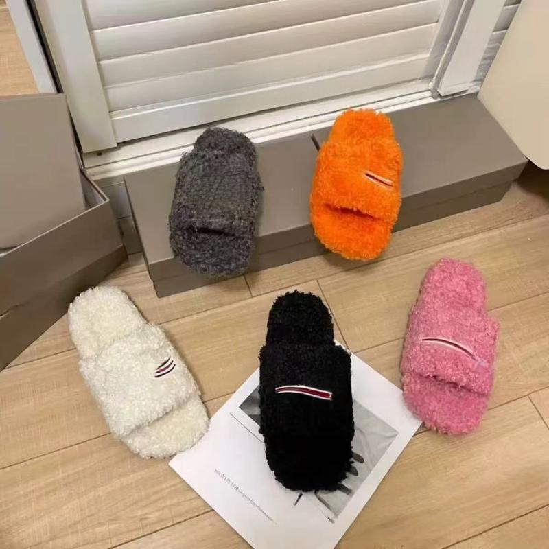 2025 Men's and Women's Slippers Winter Plush Fluffy Warm Letter Sandals Comfortable Plush Girls' Flip-Flops Walking Shoes Bamboo Fiber Flip-Flops Boys