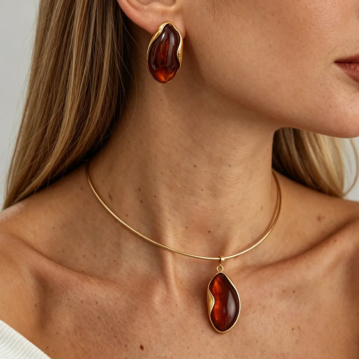 Vintage Liquid Gold Amber Tone Choker Statement Necklace Main Character Energy Viral Y2K Jewelry