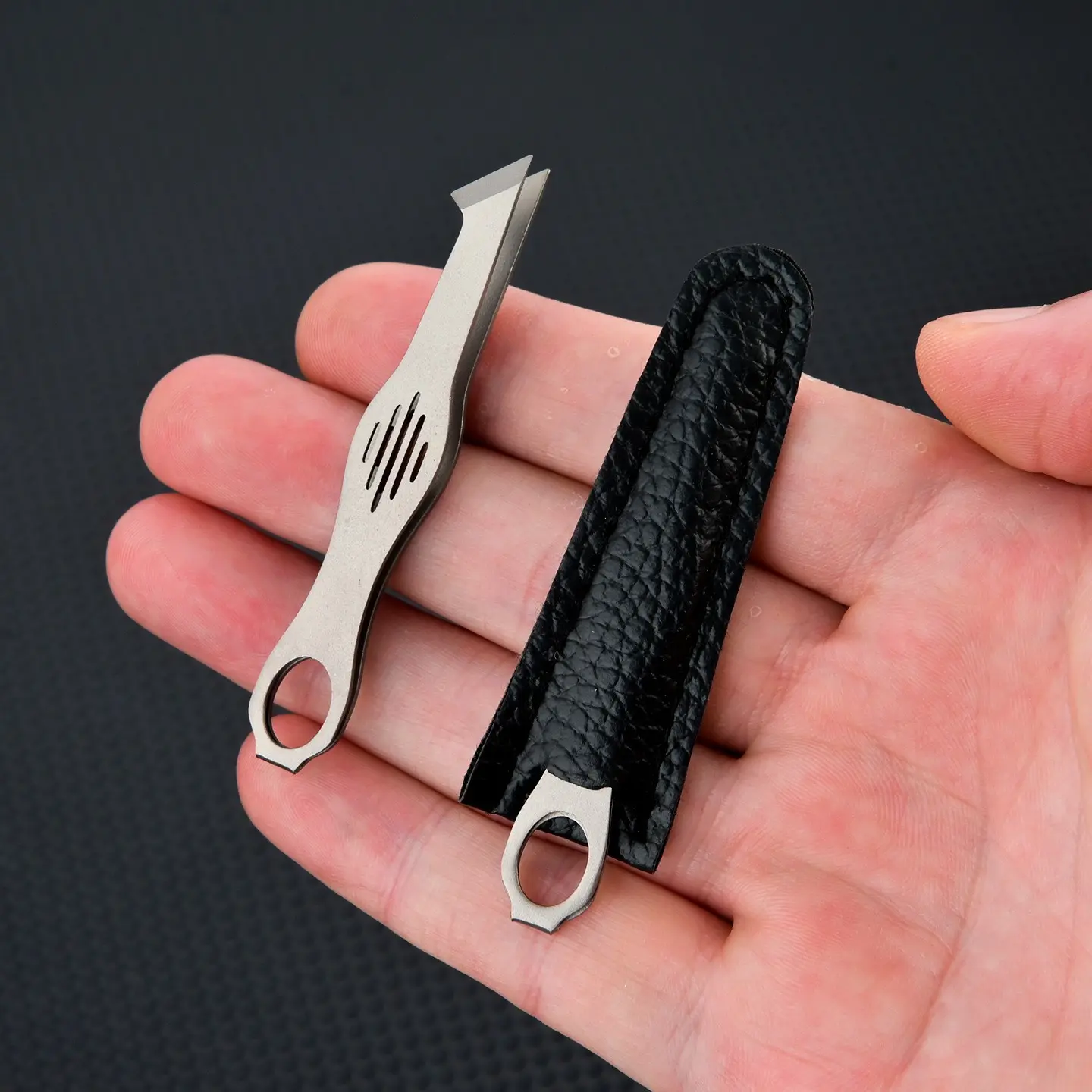 Titanium Alloy Mini Tweezers Clip, Sharp Tip Eyebrow Picker, Portable Keychain Edc Tool, Outdoor Essentials, Compact and Lightweight