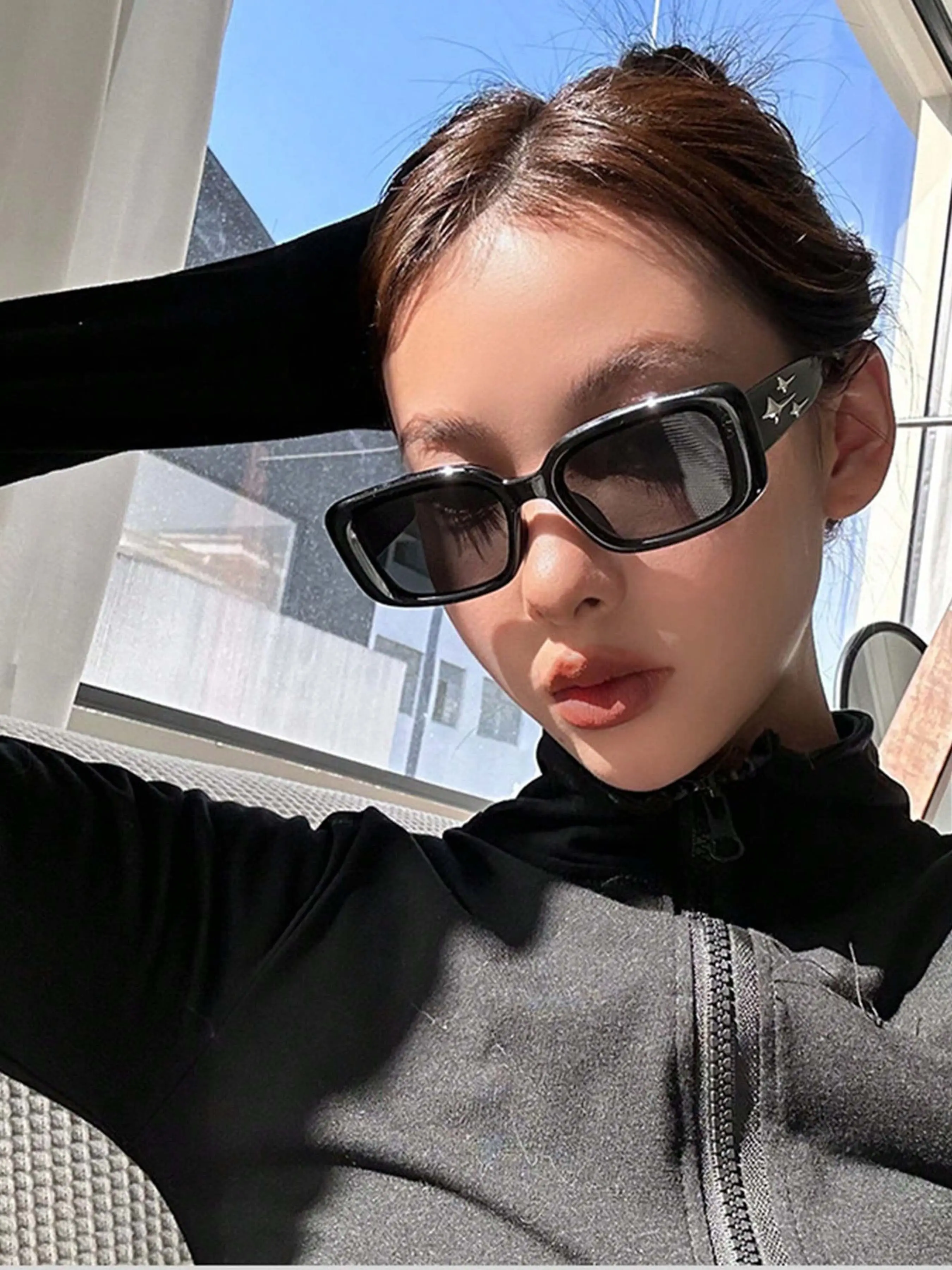 1 Pack Black Frame Grey Lens Star Decor Sunglasses, Y2K Style Stylish Shades, All-Match Eyewear for Daily Commute & Dating, Fashionable Sunglasses