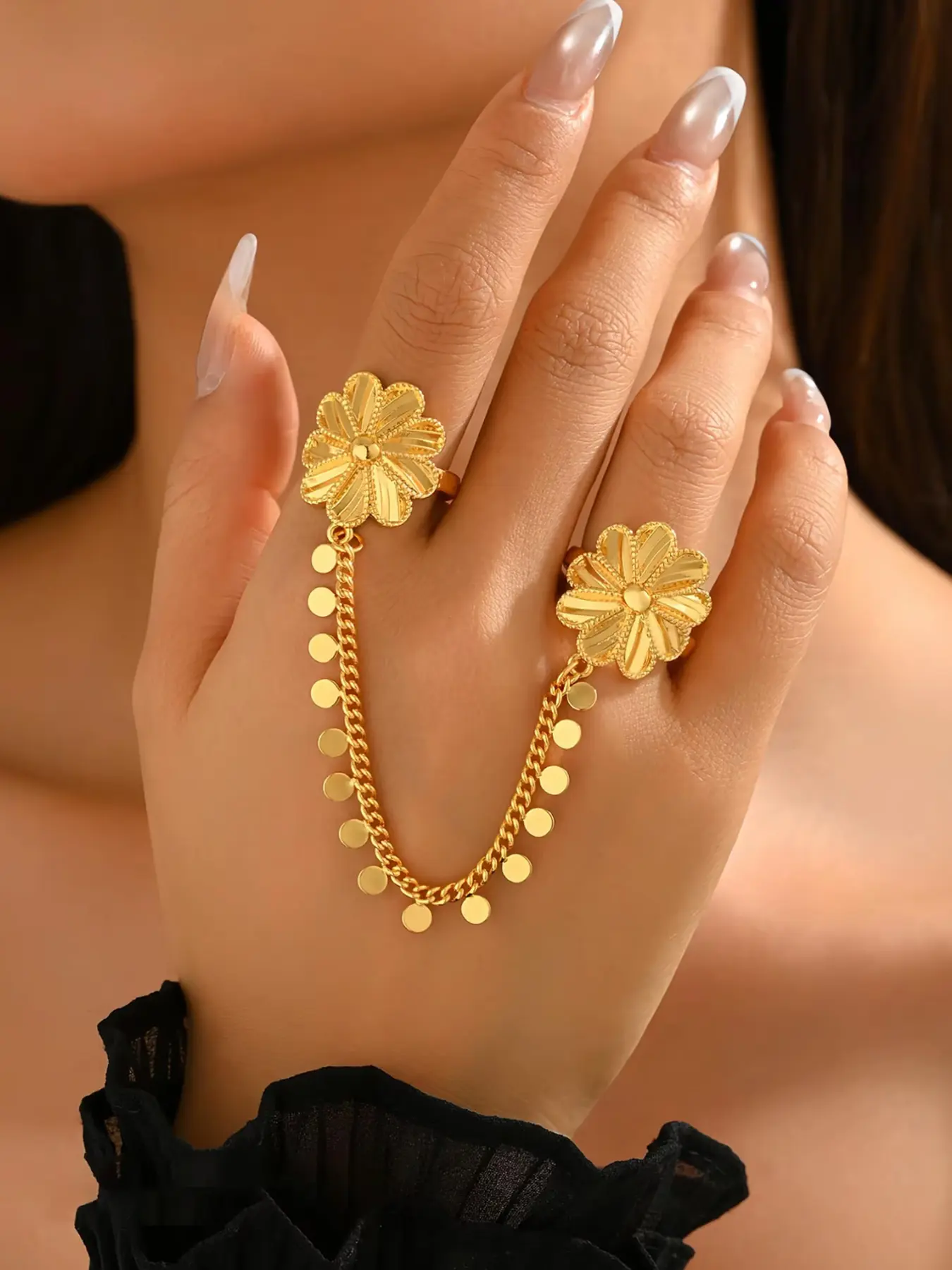 Vintage Court Style Luxurious Copper Gold Plated Ring, Hollow Design, Ethnic Wedding Accessory, Elegant Jewelry, Fashionable Ring