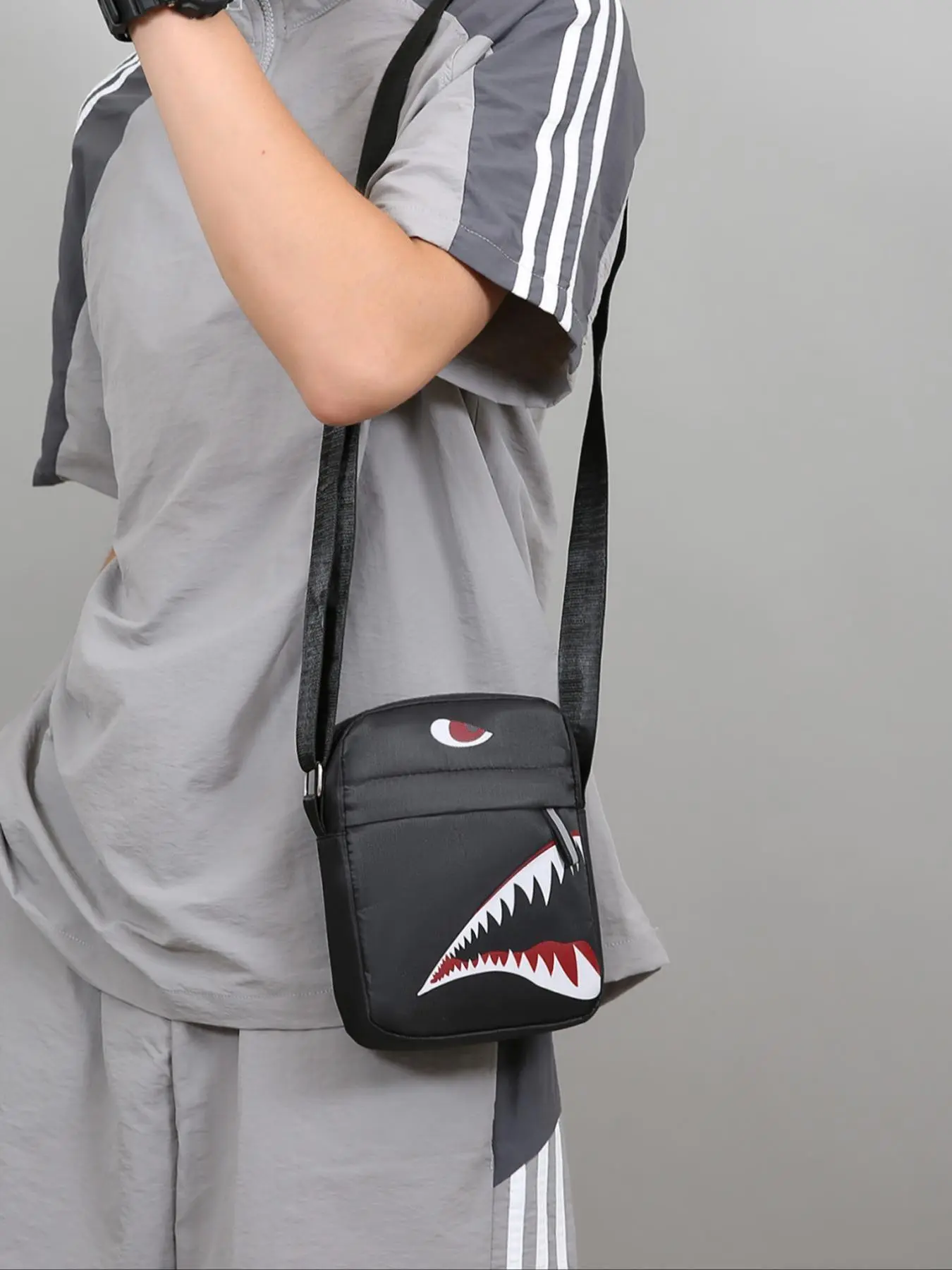 Men's shoulder bag, crossbody bag, sling crossbody bags, cartoon casual bag with shark pattern, small square bag, single shoulder bag, holiday school sports, light gift, teenagers, freshmen, Thanksgiving wallet
