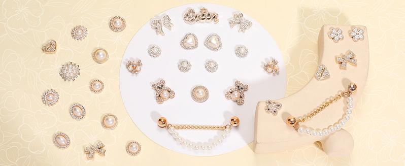 SOGLLQAM Bling Rhinestones and Pearls Shoe Charms Set with Sparkling Shoe Chains, LOVE Queen Letter Charms for DIY Women's Clog Sandals Decor | Trendy Shoe Accessories for Party Girls and TikTok Fashion Gifts