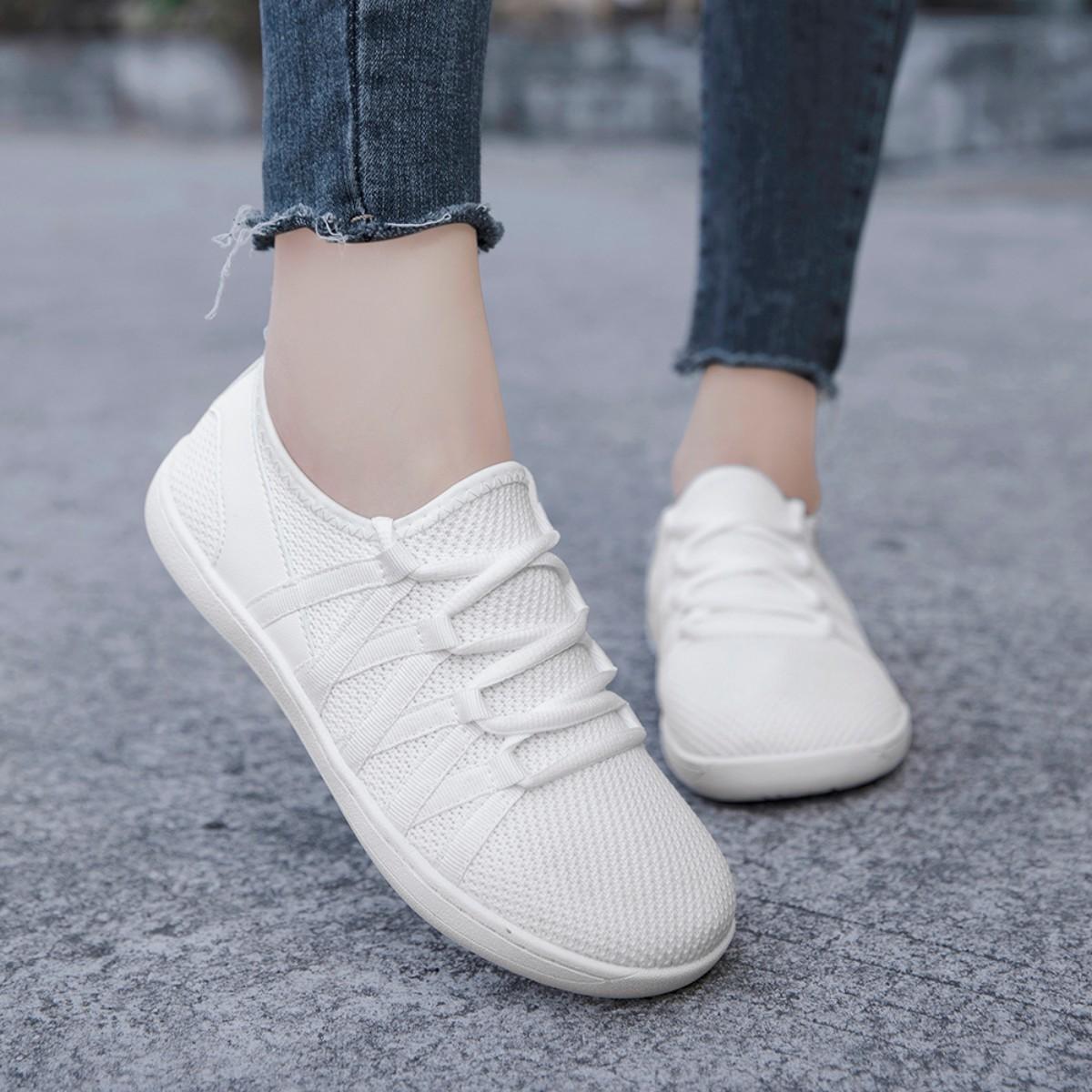 Women's Barefoot Style Zero Drop Non Slip Sneakers Wide Toe Box Slip On Low Top Casual Trainers for Beach Outdoor Running Walking Lightweight Flexible Comfort Fit Shoes