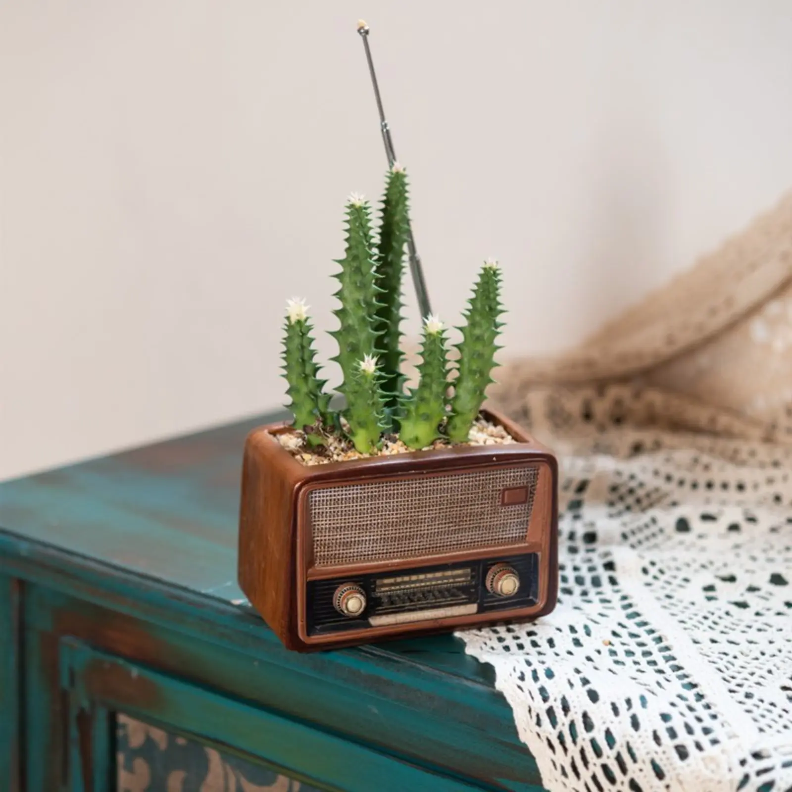Vintage Radio Shaped Succulent Planter Pot Retro Old Radio Resin Cactus Flower Pot With Antenna Imitation Wood Grain Radio Model Mini Plant Holder Decor Novelty Nostalgic Planter For Desktop Windowsill Greenery Display Hand-painted Weather Resistant Multi