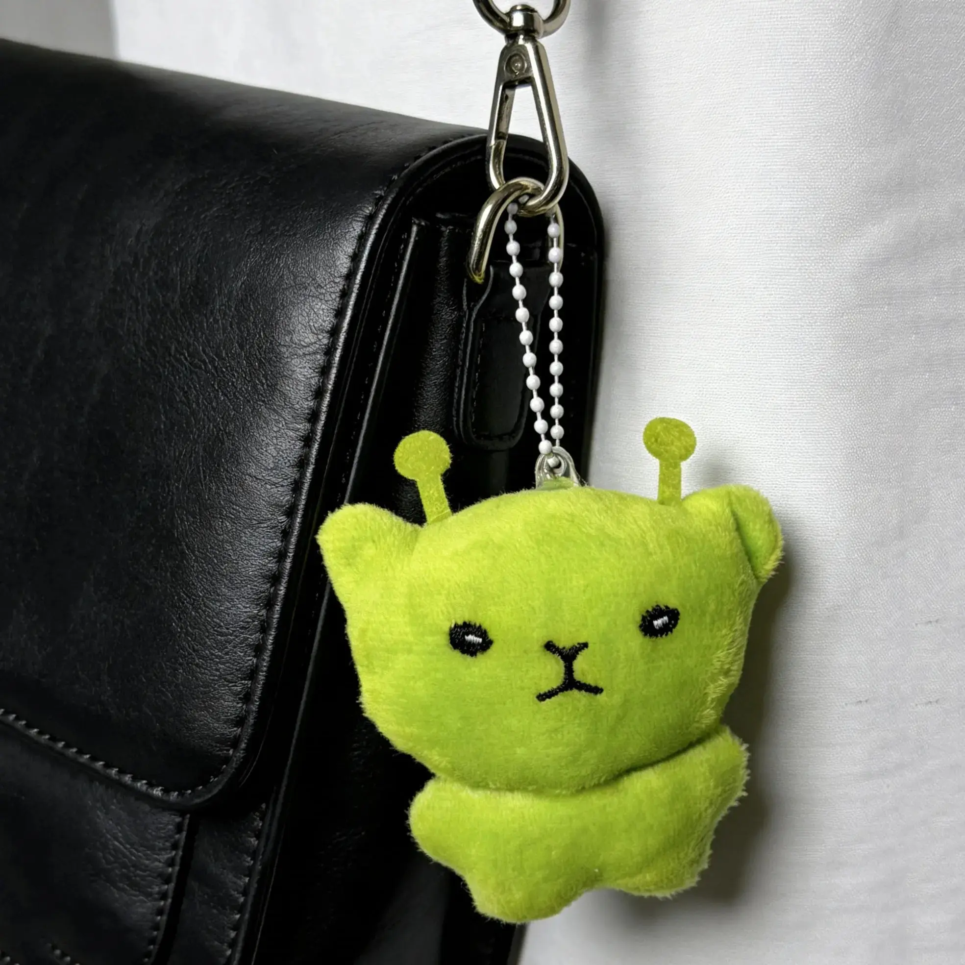 Alien Cat Invasion Keychain, Super Soft Cute Gift, Unique DIY Handmade Decoration, Key Box Bag Pendant, Perfect for Gifts and Decorations, Keychain For Bags