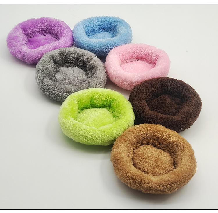 Macaron-style sleeping nest pad, suitable for hamsters, sugar gliders, squirrels, guinea pigs, dwarf rabbits, hedgehogs, etc.Made of comfortable material, available in sizes 7.87 inches and 5.51 inches.