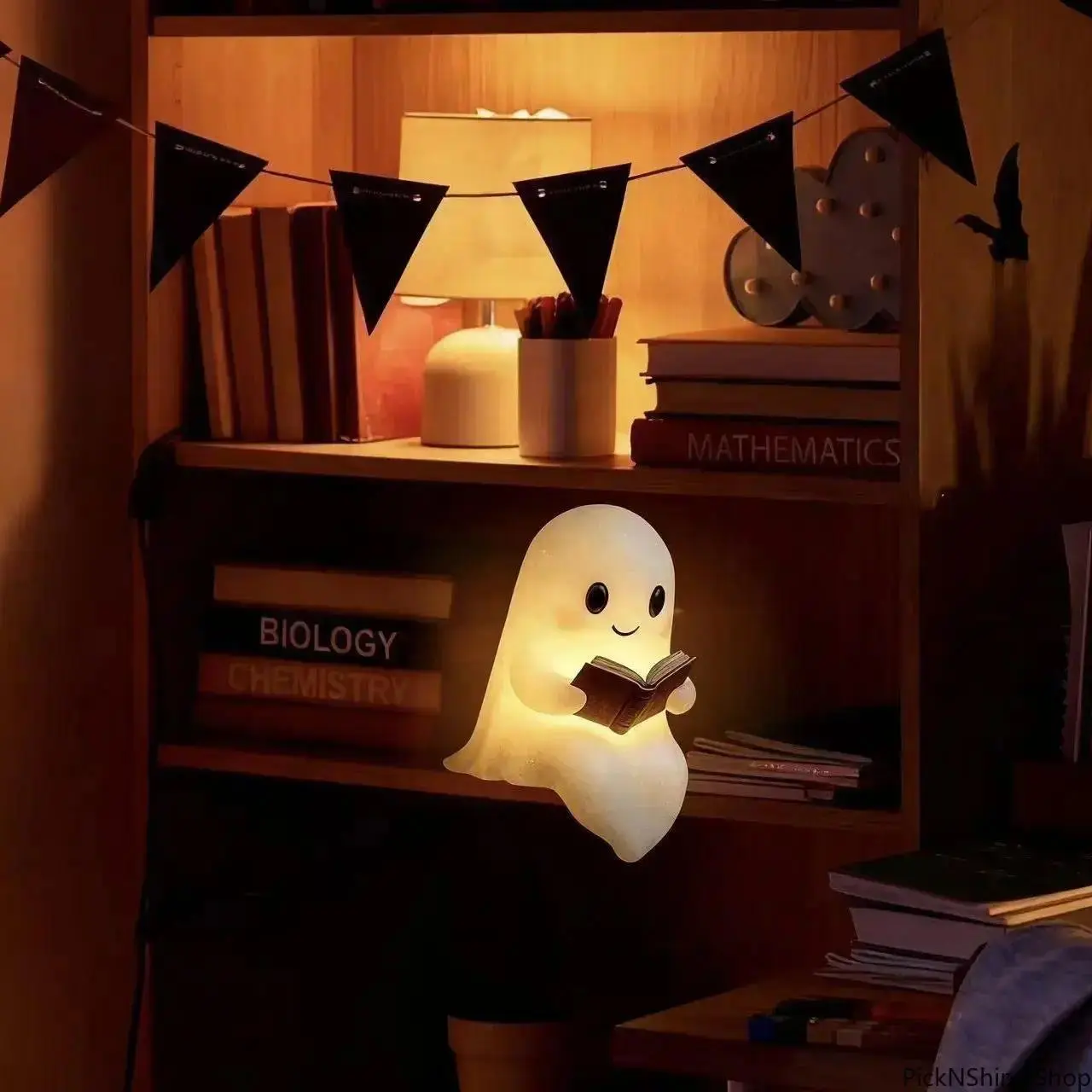 Halloween Resin Ghost Night Light Lamp, Cute Cartoon Book-Reading Ghost Sculpture, Warm Glow Battery Powered Desk Decoration, Festival Atmosphere Light for Home, Bedroom, Office and Kids Room Decor