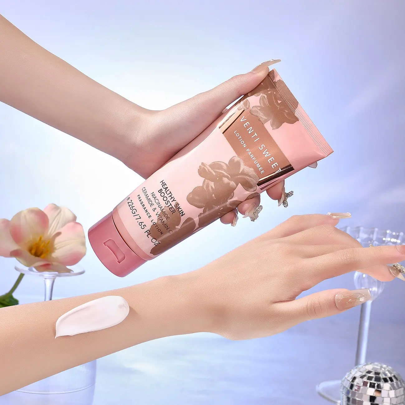 226g Large Capacity Shimmering Amber Mini Body Lotion, Lotion Moisturizer, Moisturizing Nourishing Formula, Lightweight Texture, Long-Lasting Hydration