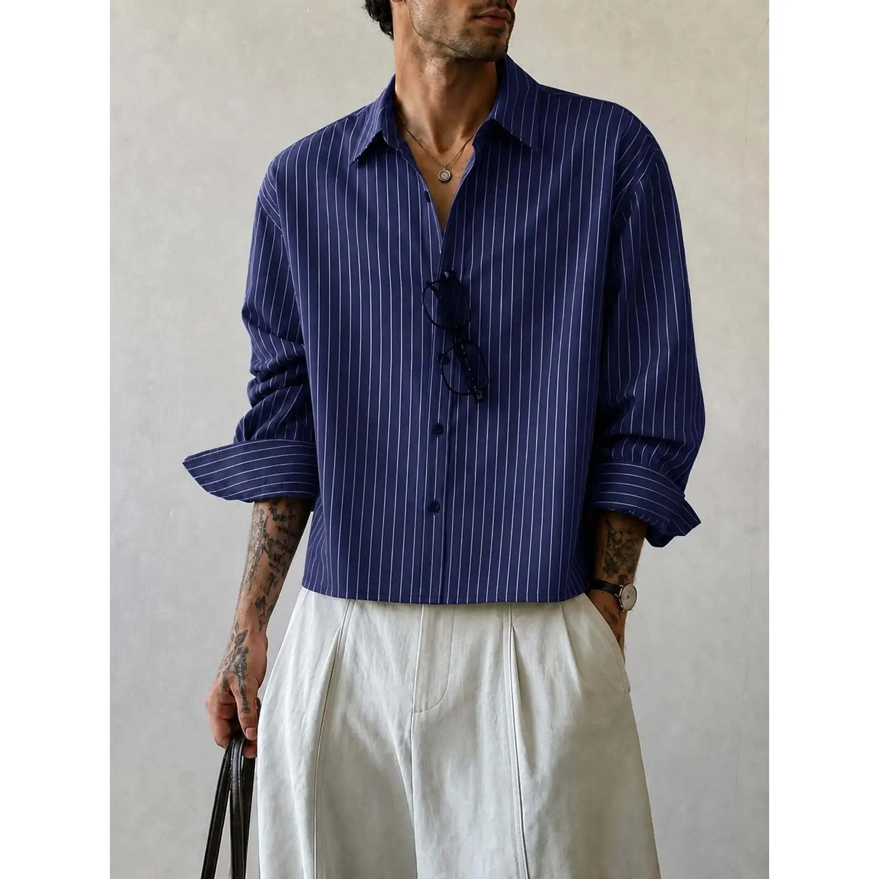 Veiskor-Men's Cropped Pinstripe Button-Up Shirt for Summer Night Out, Relaxed Long Sleeve Short Length Shirt, Oversized Shirt Alternative